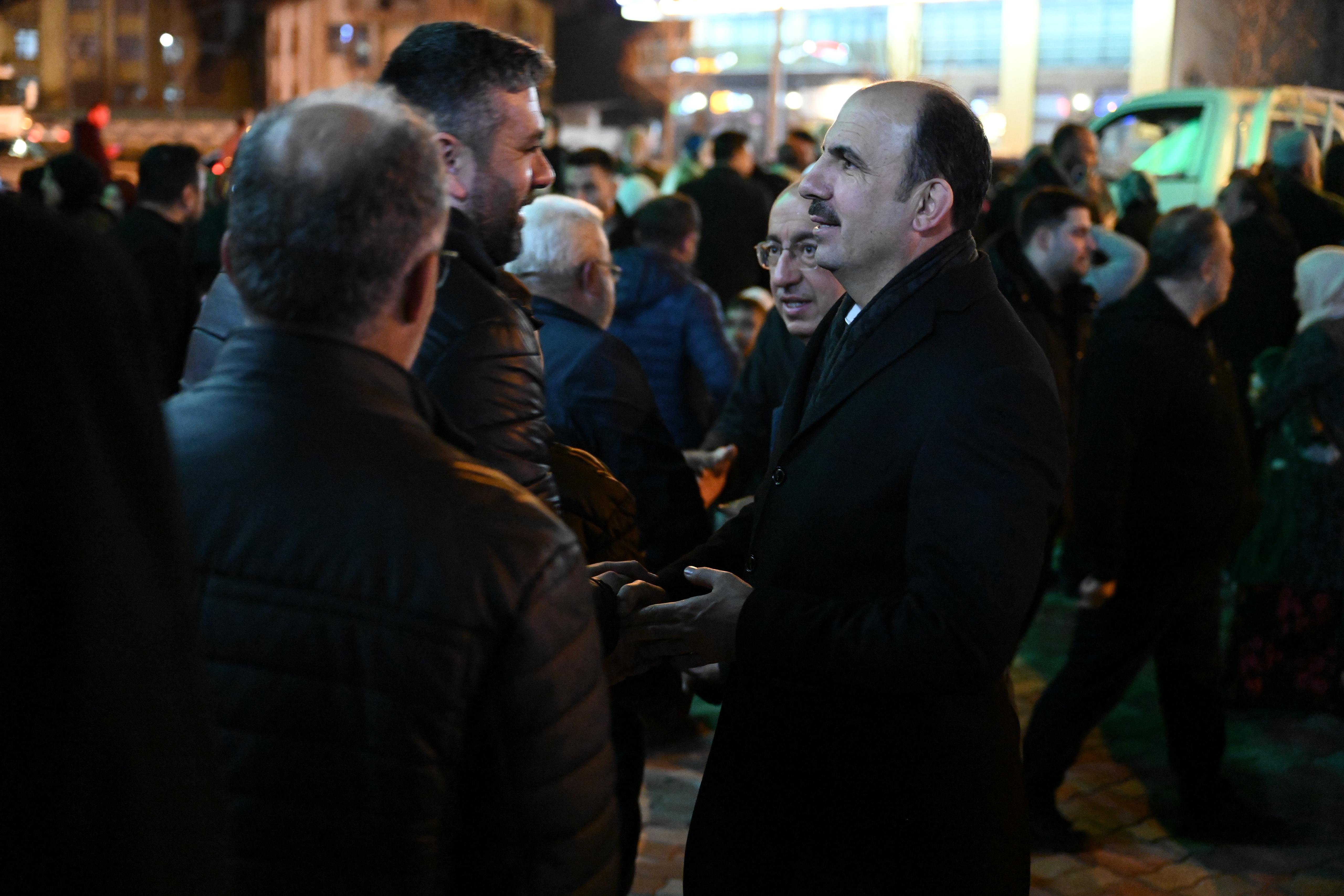 BAŞKAN ALTAY VE BAŞKAN KAVUŞ KONYALILARIN İLK TERAVİH NAMAZI HEYECANINA ORTAK OLDU