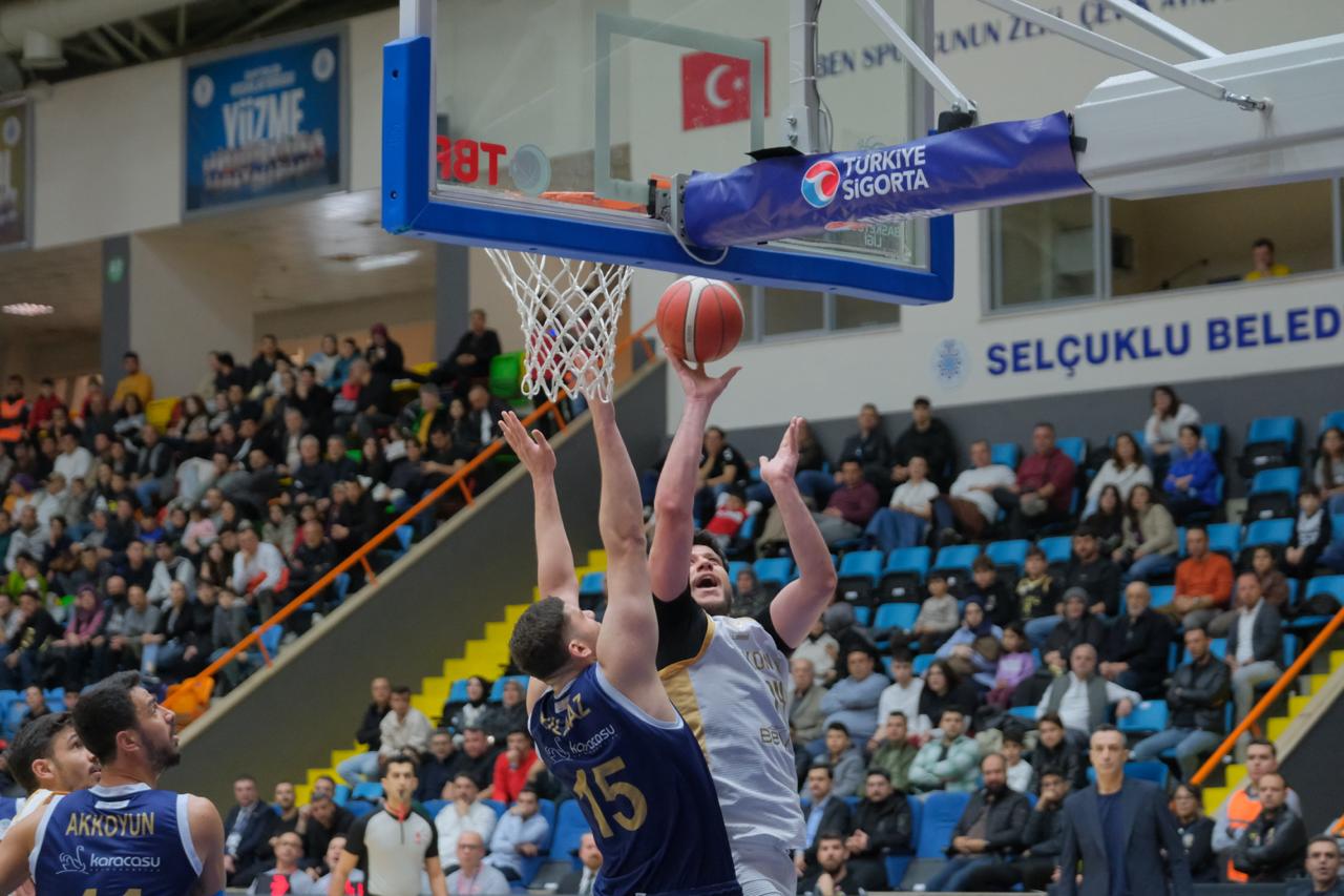 BÜYÜKŞEHİR EVİNDE YENİLGİYİ UNUTTU