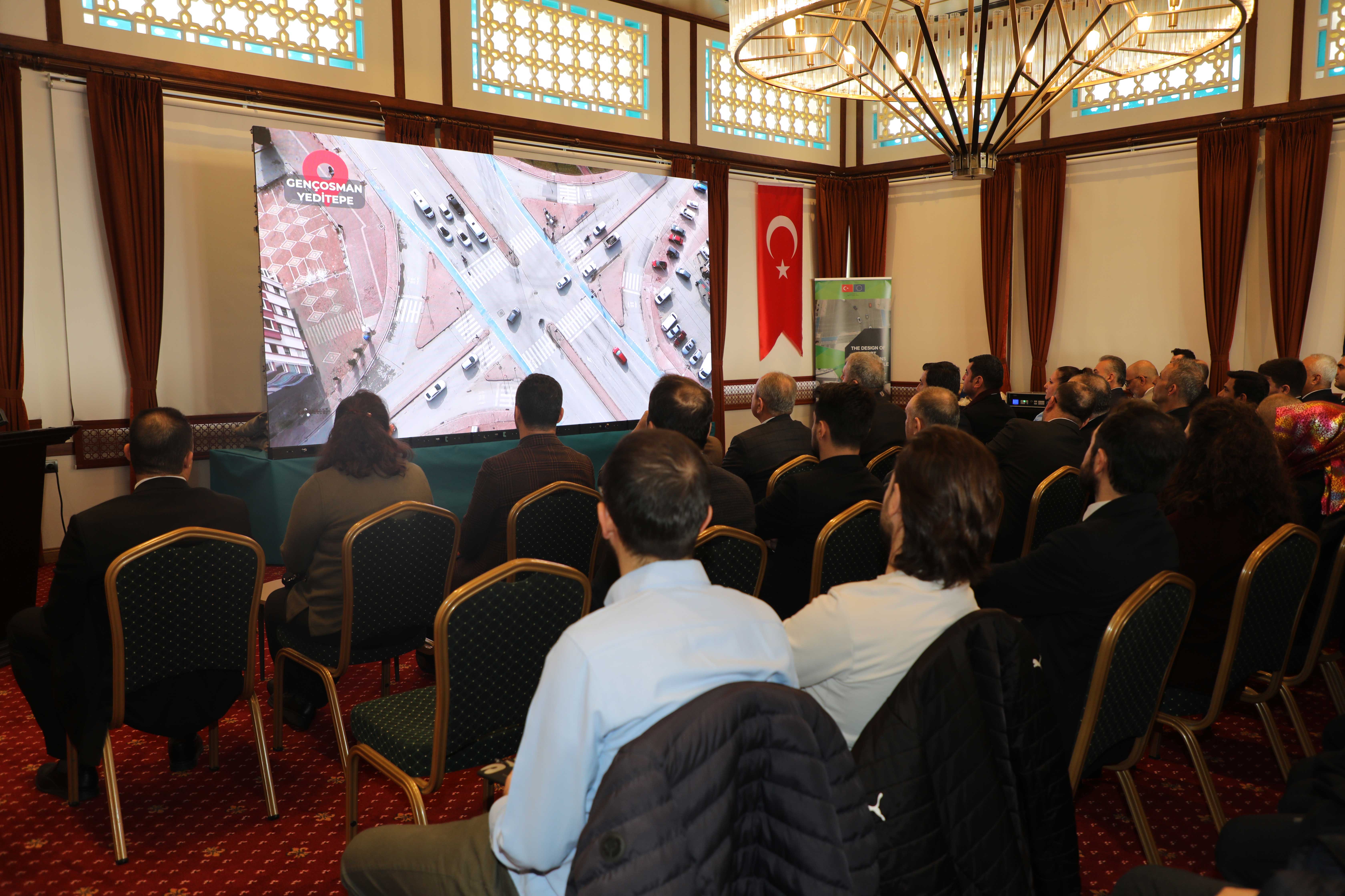 KONYA BÜYÜKŞEHİR AB DESTEKLİ “SÜRDÜRÜLEBİLİR VE DİRENÇLİ KENTLER İÇİN AKILLI KAVŞAK PROJESİ” AÇILIŞ KONFERANSINA EV SAHİPLİĞİ YAPTI