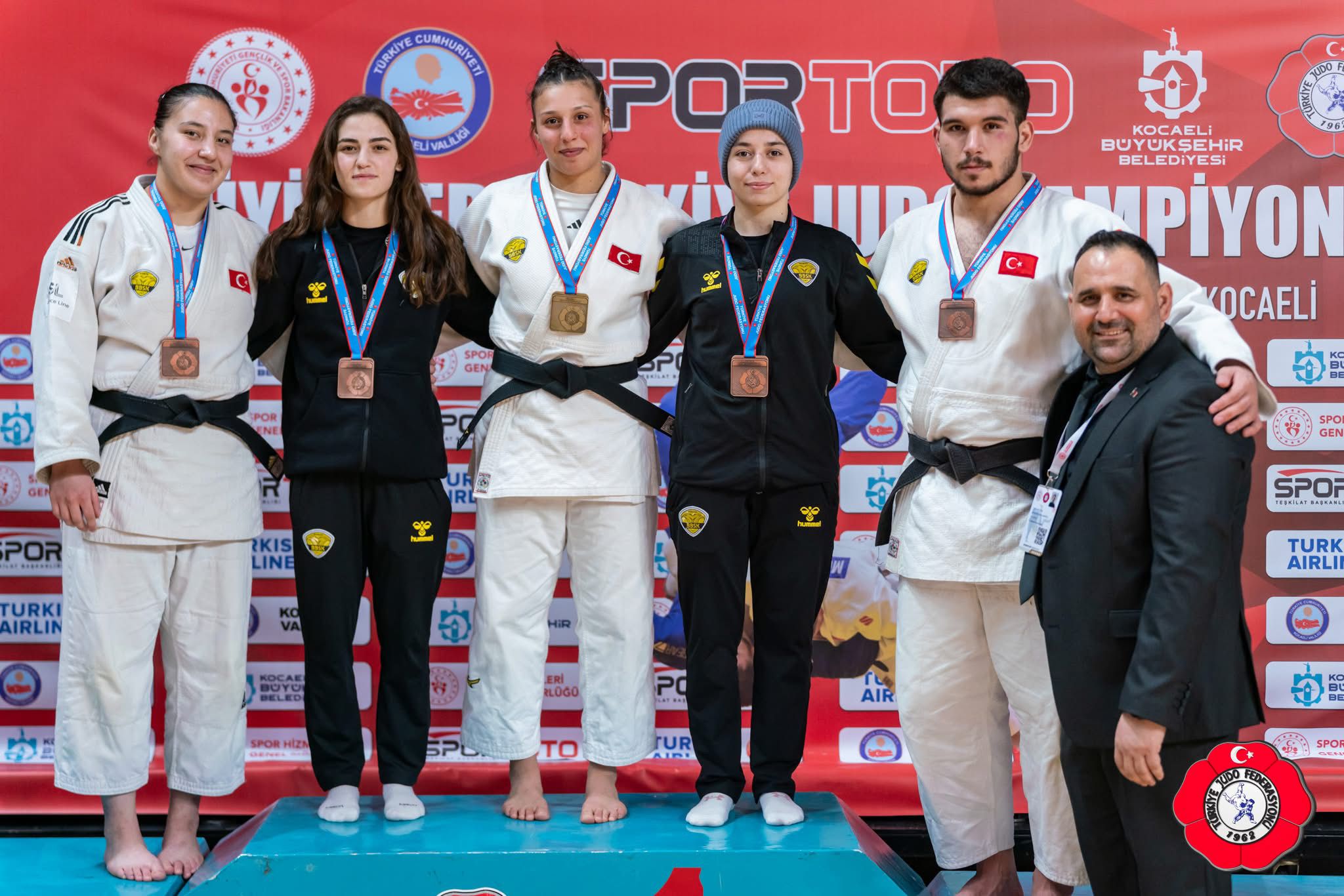 KONYA BÜYÜKŞEHİR BİSİKLETTE ZİRVEDE, JUDODA KÜRSÜDE