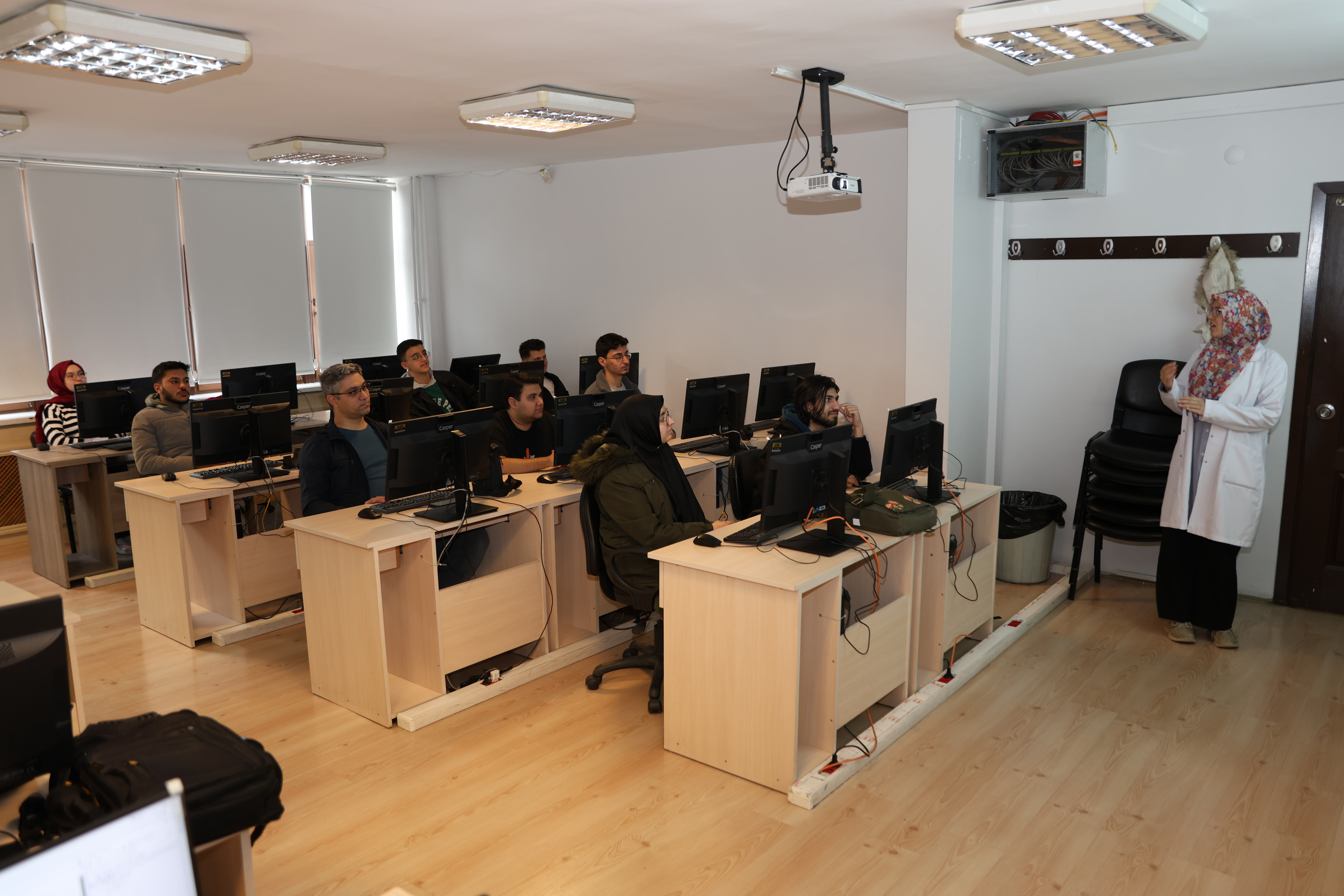 KOMEK BAHAR DÖNEMİ EĞİTİMLERİ 84 MERKEZDE 61 BİN KURSİYERLE DEVAM EDİYOR