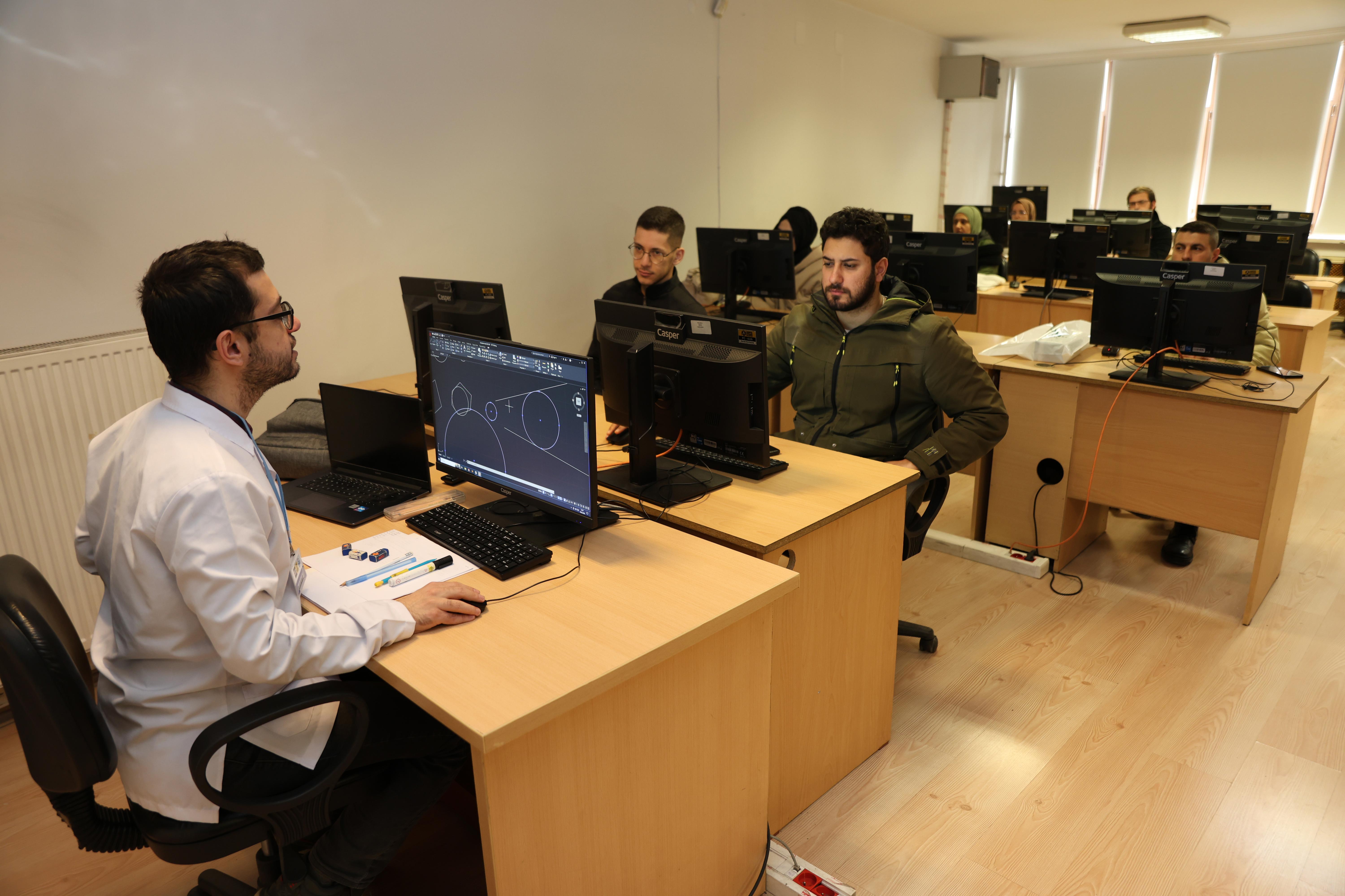 KOMEK BAHAR DÖNEMİ EĞİTİMLERİ 84 MERKEZDE 61 BİN KURSİYERLE DEVAM EDİYOR