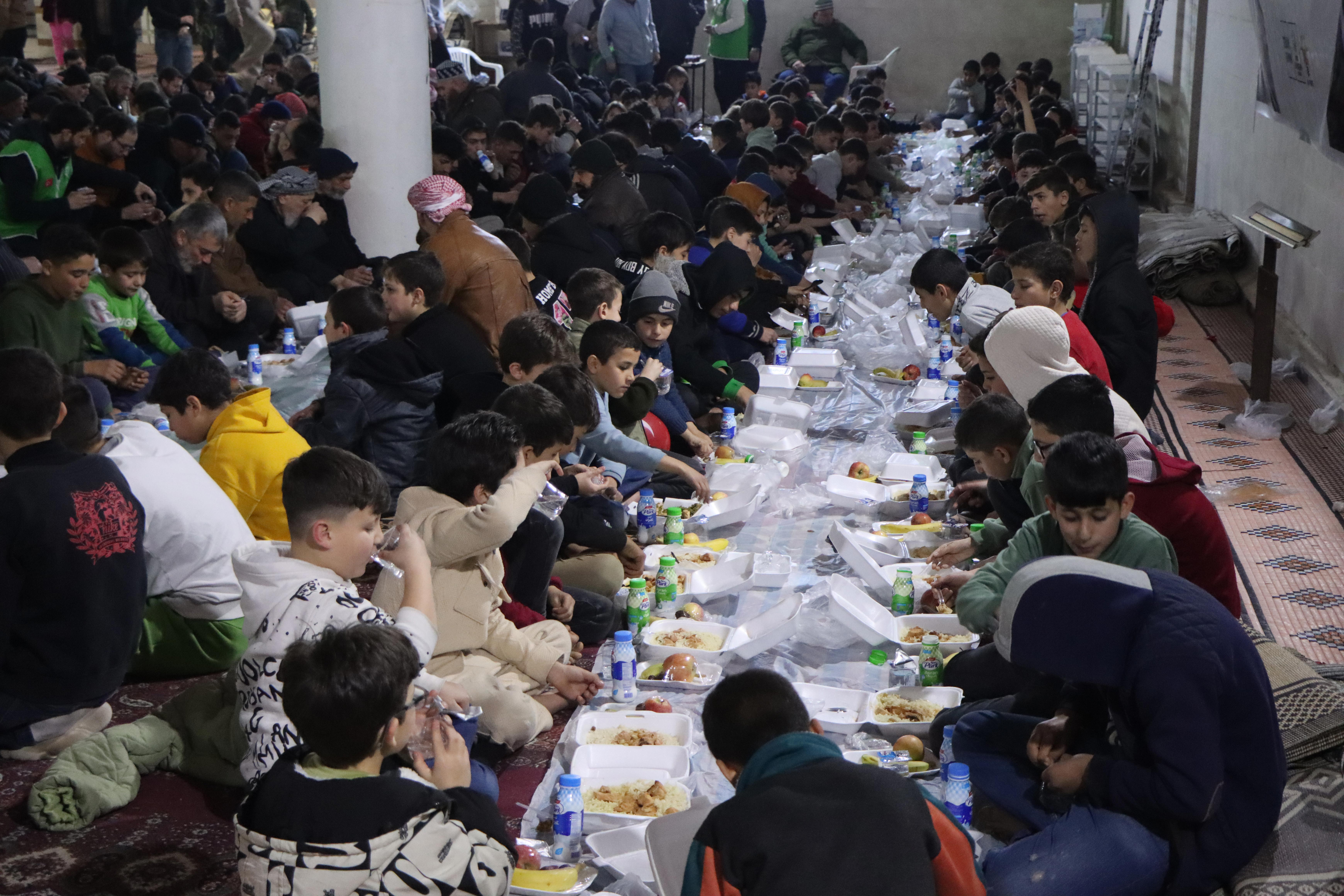 BAŞKAN ALTAY: “SURİYE’DE İFTAR SOFRALARI KURARAK KARDEŞLERİMİZLE BULUŞMANIN HUZURUNU YAŞIYORUZ”