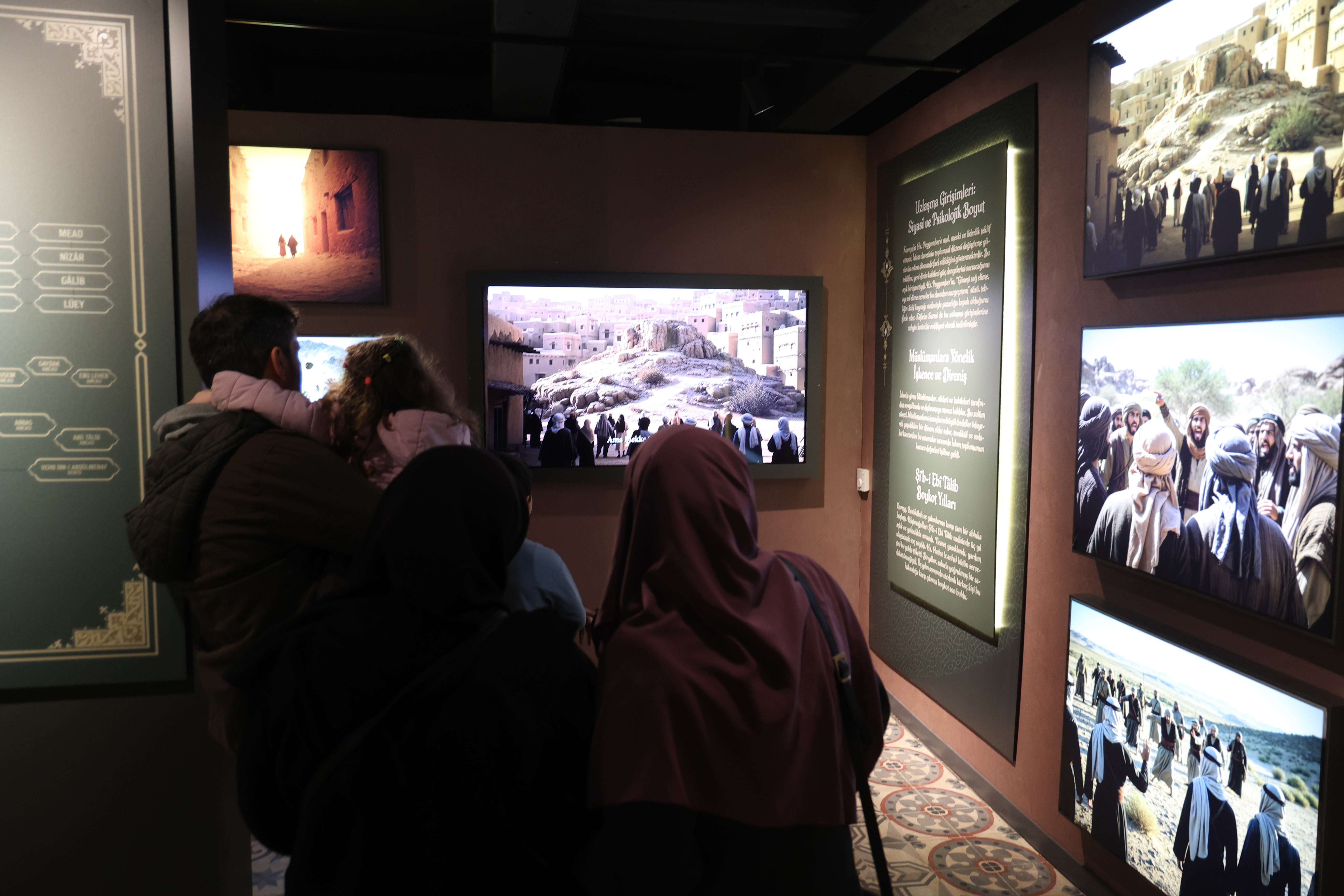 KONYA BÜYÜKŞEHİR’İN SİYER SERGİSİ RAMAZAN AYINDA PEYGAMBER AŞIKLARIYLA DOLUP TAŞIYOR