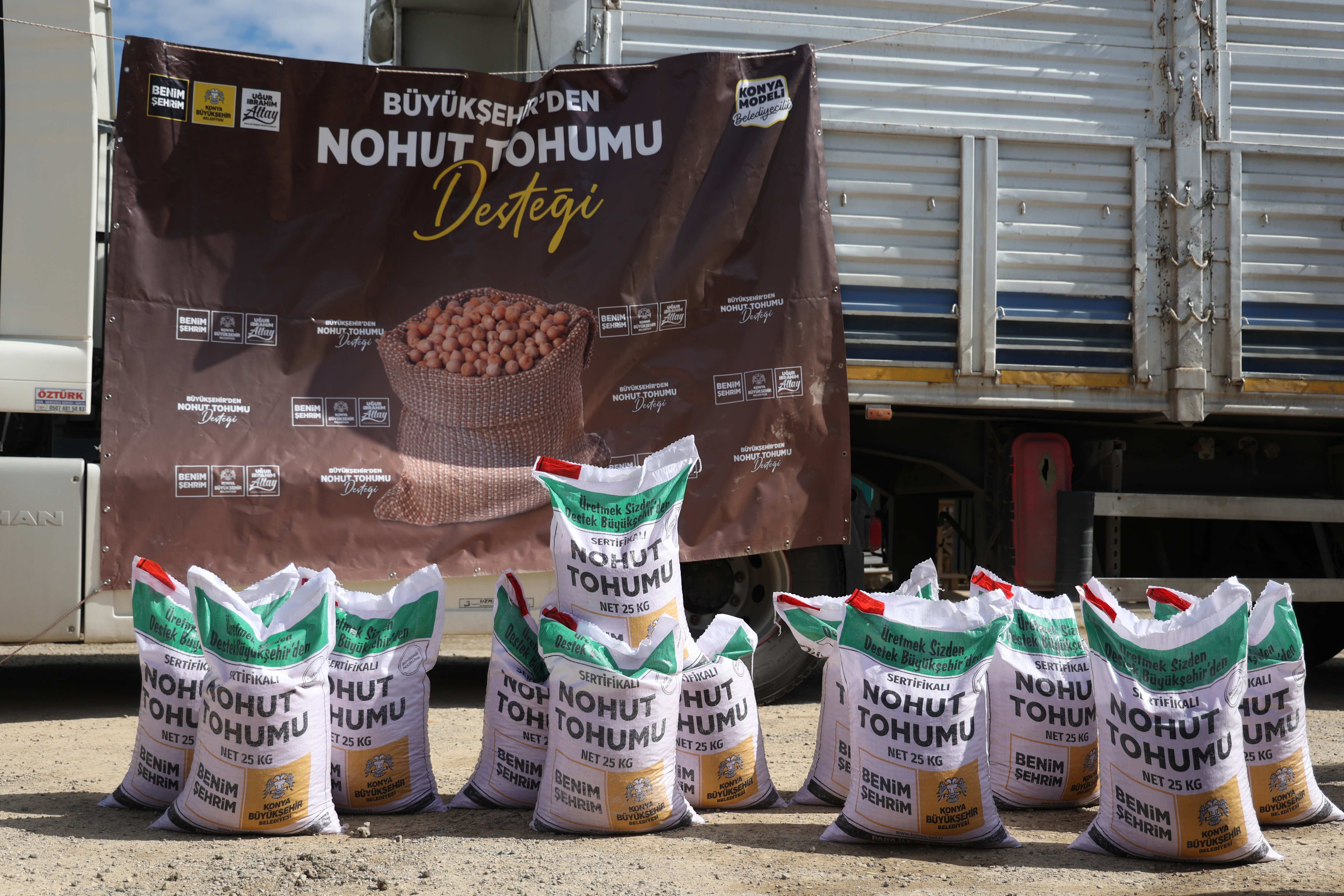 BAŞKAN ALTAY: “AZ SU İSTEYEN ÜRÜNLERİN YAYGINLAŞMASI İÇİN ÇİFTÇİMİZE 115.875 KİLO NOHUT DESTEĞİNDE BULUNDUK”