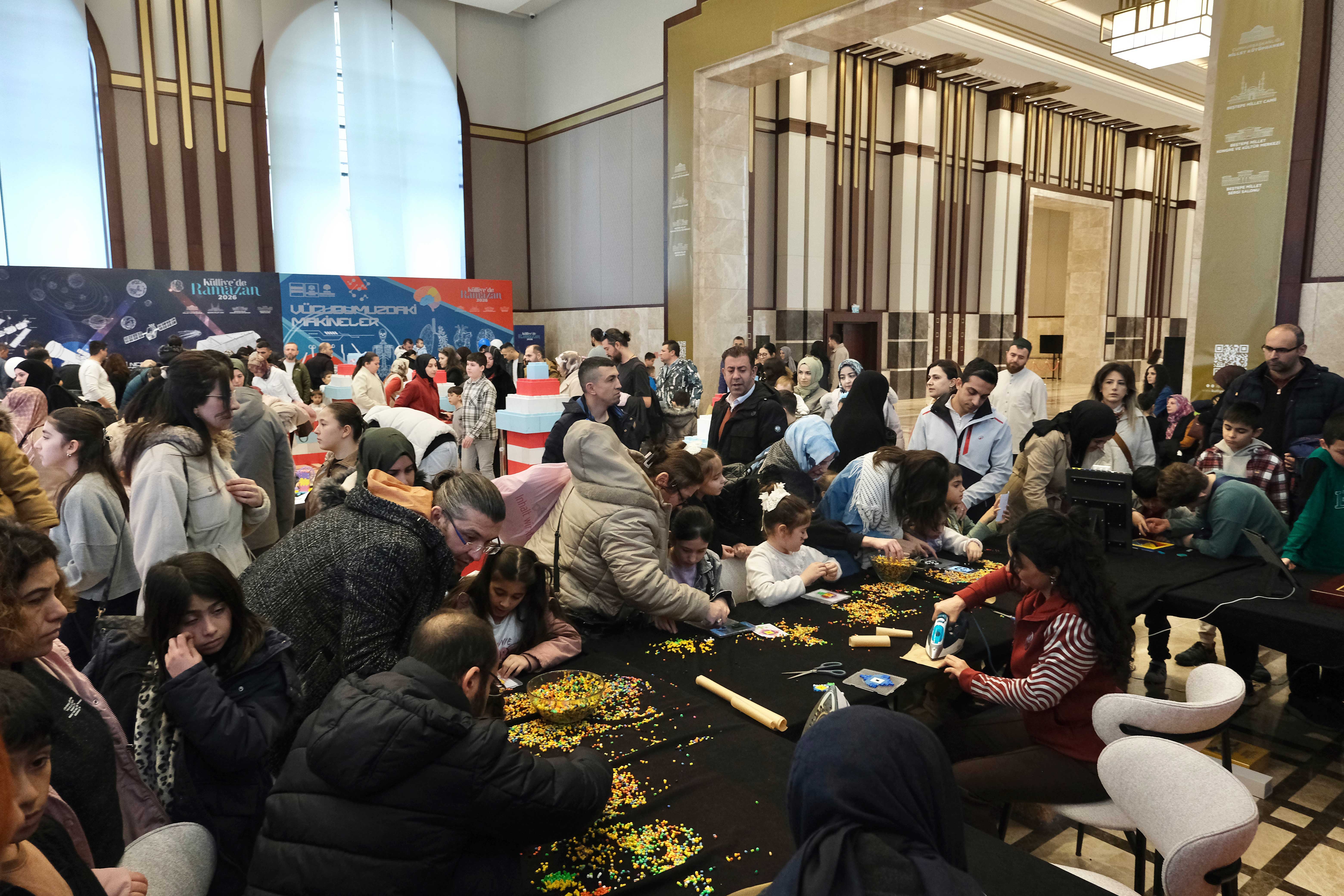 BAŞKAN ALTAY “KÜLLİYE’DE RAMAZAN” ETKİNLİKLERİNDE YER ALAN KONYA BİLİM MERKEZİ ETKİNLİK ALANINDA ÇOCUKLARLA BULUŞTU