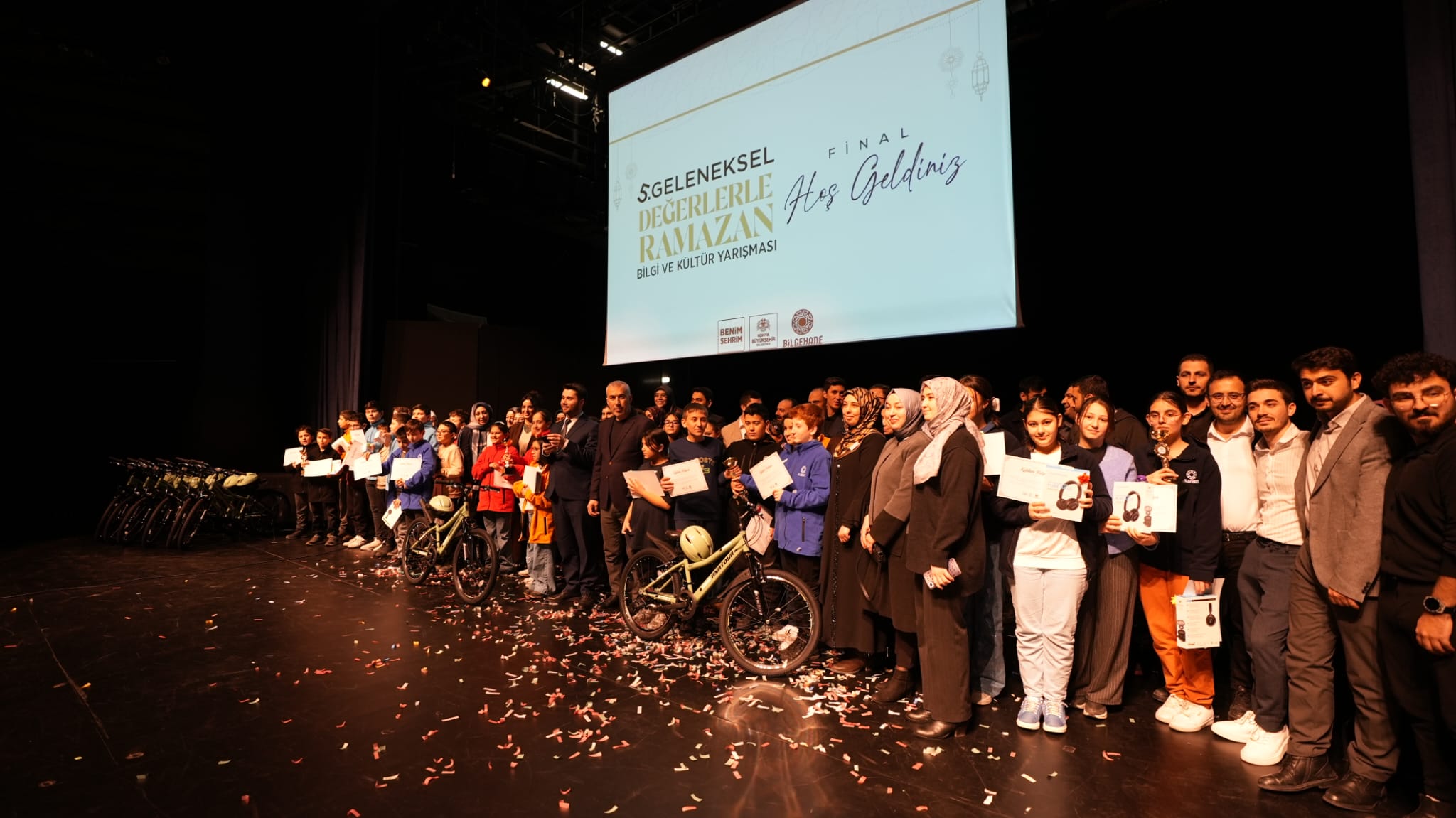 BİLGEHANELERİN “5. DEĞERLERLE RAMAZAN BİLGİ VE KÜLTÜR YARIŞMASI” FİNALİ BÜYÜK HEYECANA SAHNE OLDU