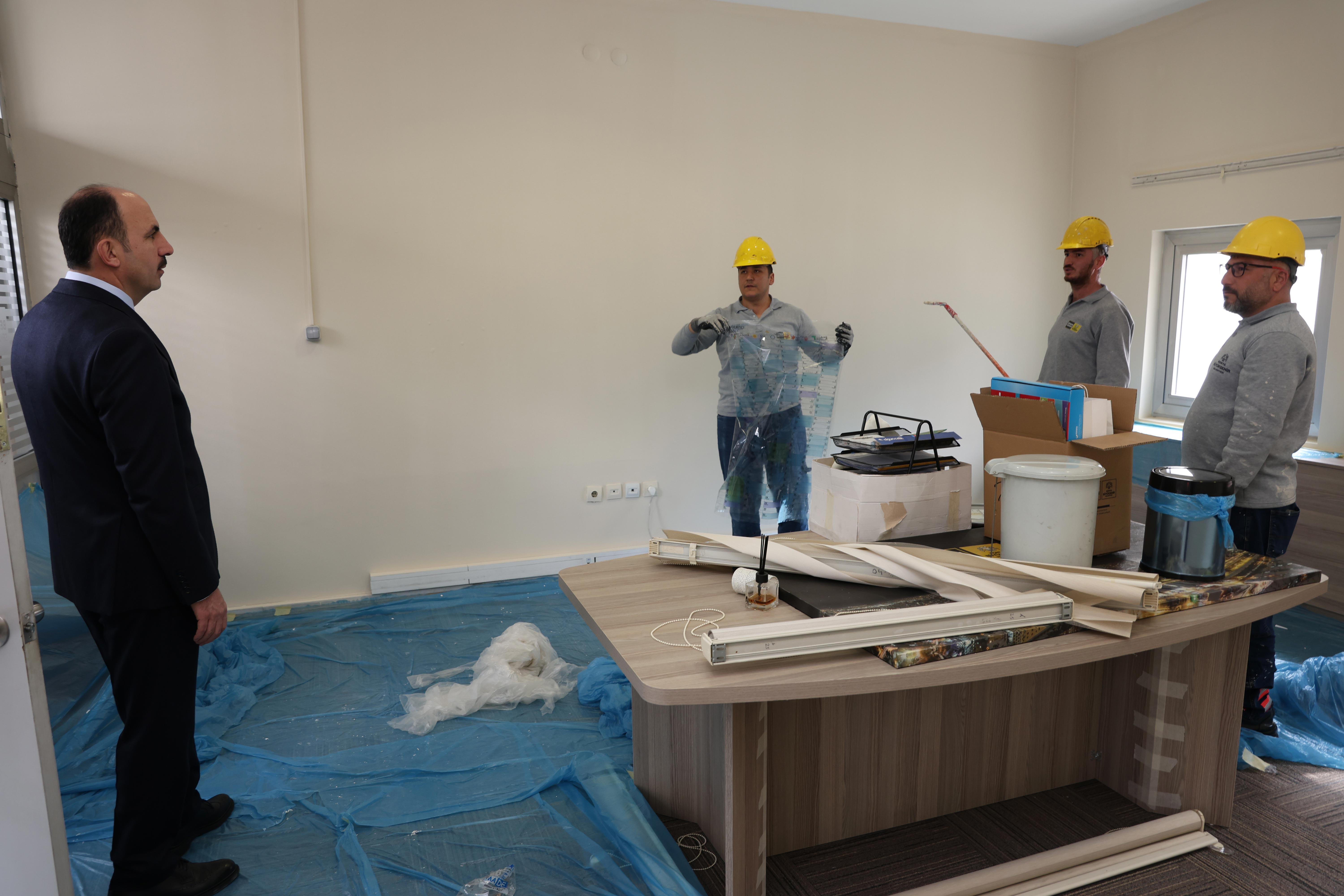 BAŞKAN ALTAY, BELEDİYE BİRİMLERİNİ ZİYARET EDEREK ÇALIŞANLARLA BULUŞTU