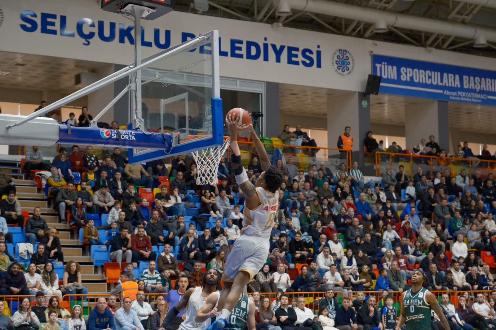 KONYA BÜYÜKŞEHİR BELEDİYESPOR FARKLI BRANŞLARDA ELDE ETTİĞİ BAŞARILARLA ADINDAN SÖZ ETTİRİYOR