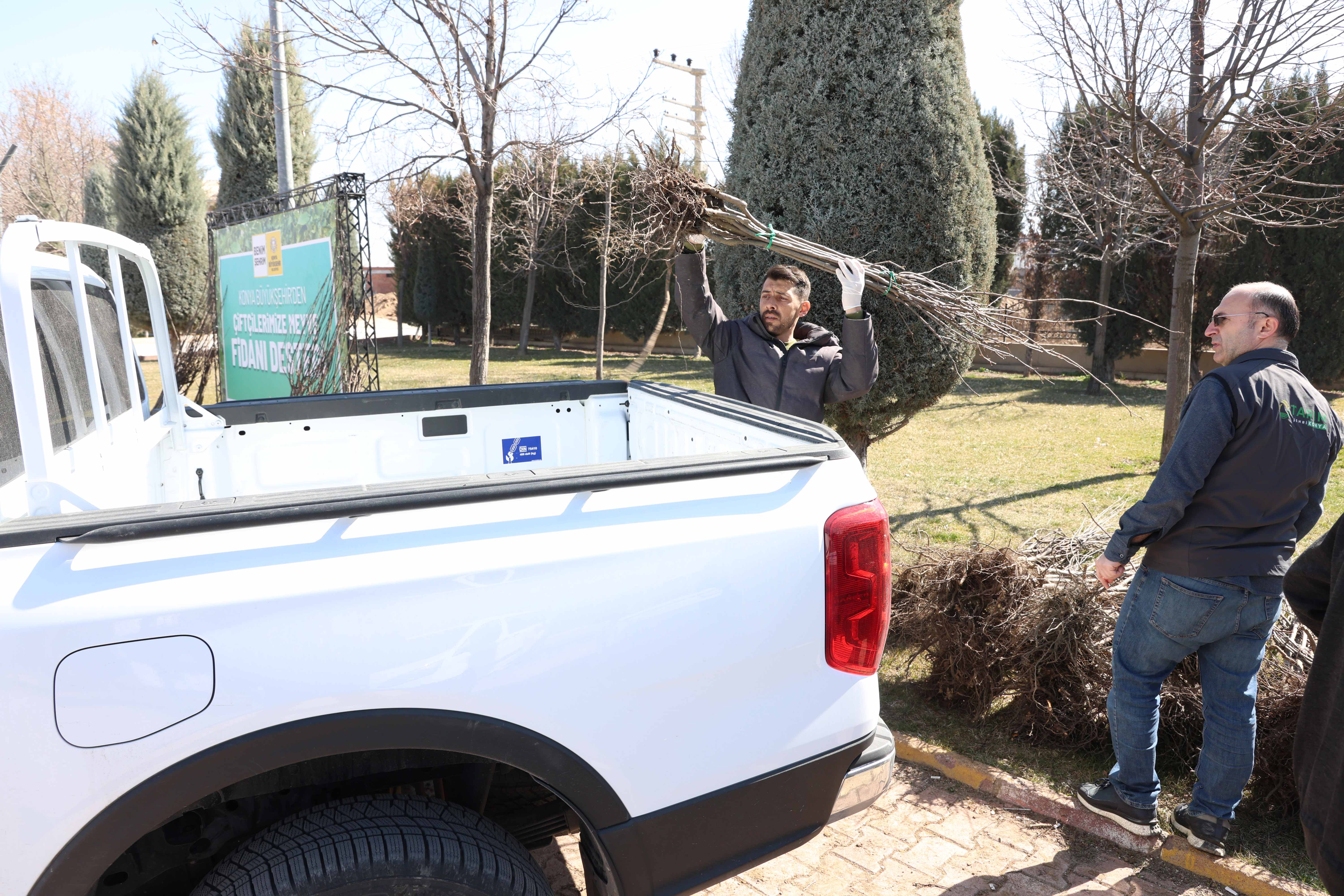 BAŞKAN ALTAY “23 BİN 500 ADET FİDANI ÇİFTÇİMİZE ULAŞTIRACAĞIZ”