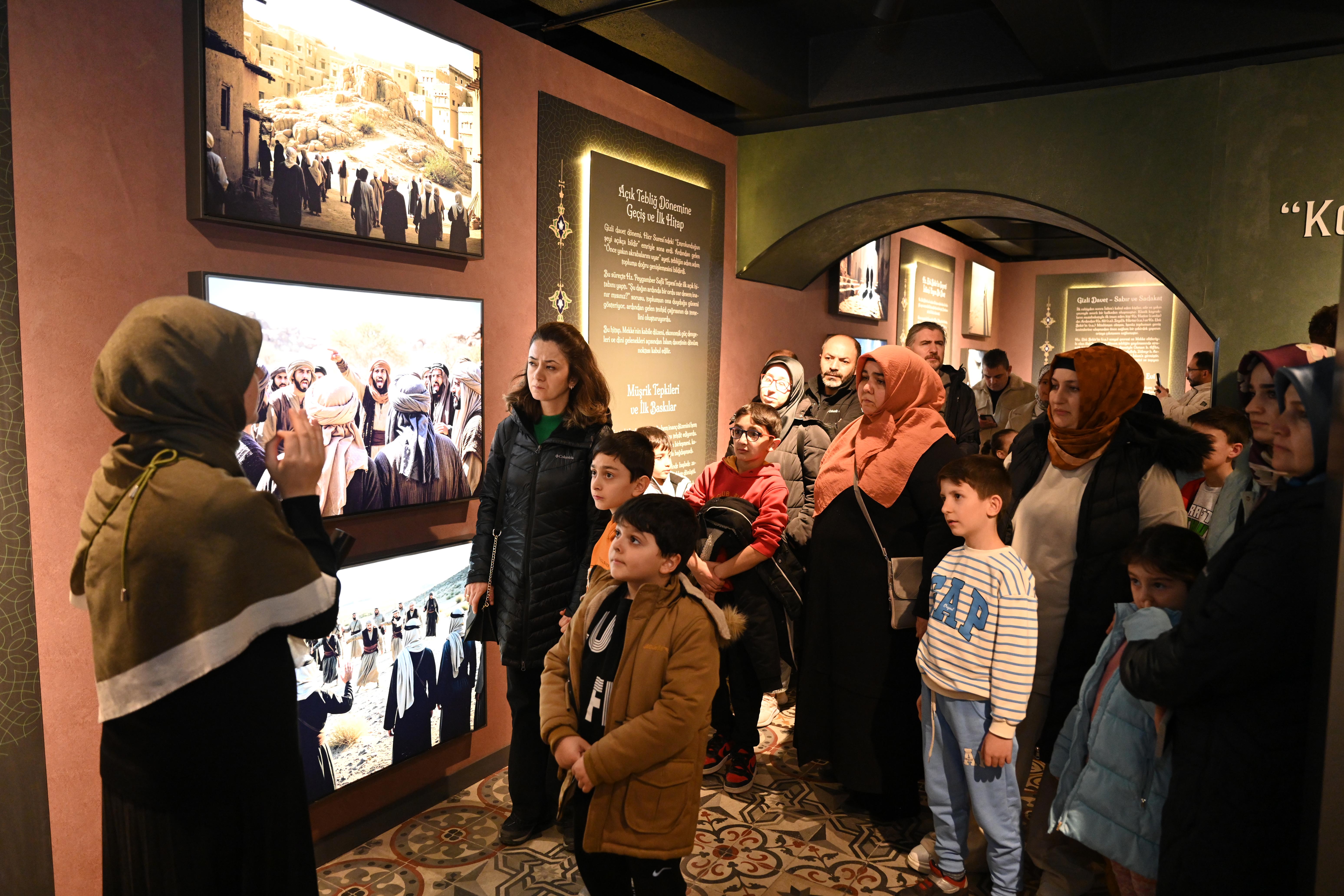 KONYA BÜYÜKŞEHİR’İN SİYER SERGİSİ RAMAZAN’IN MANEVİ İKLİMİNDE YOĞUN İLGİ GÖRÜYOR