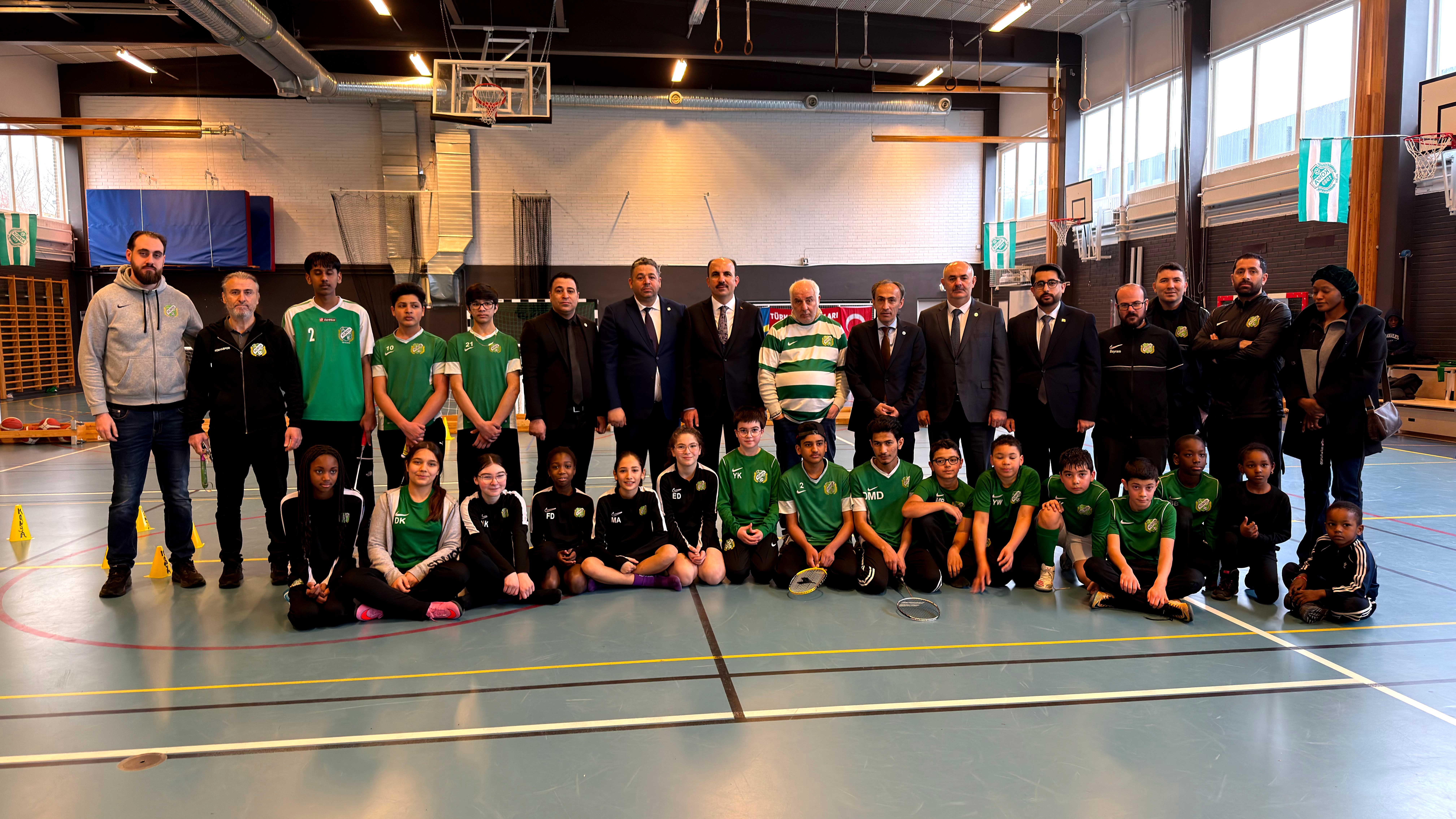 İSVEÇ’TE YAŞAYAN KONYALILARLA BULUŞAN BAŞKAN ALTAY: “GÖNÜL COĞRAFYAMIZIN NERESİNDE BİR HEMŞEHRİMİZ VARSA KONYA'MIZIN VE ÜLKEMİZİN DUASI, MUHABBETİ ORADADIR”