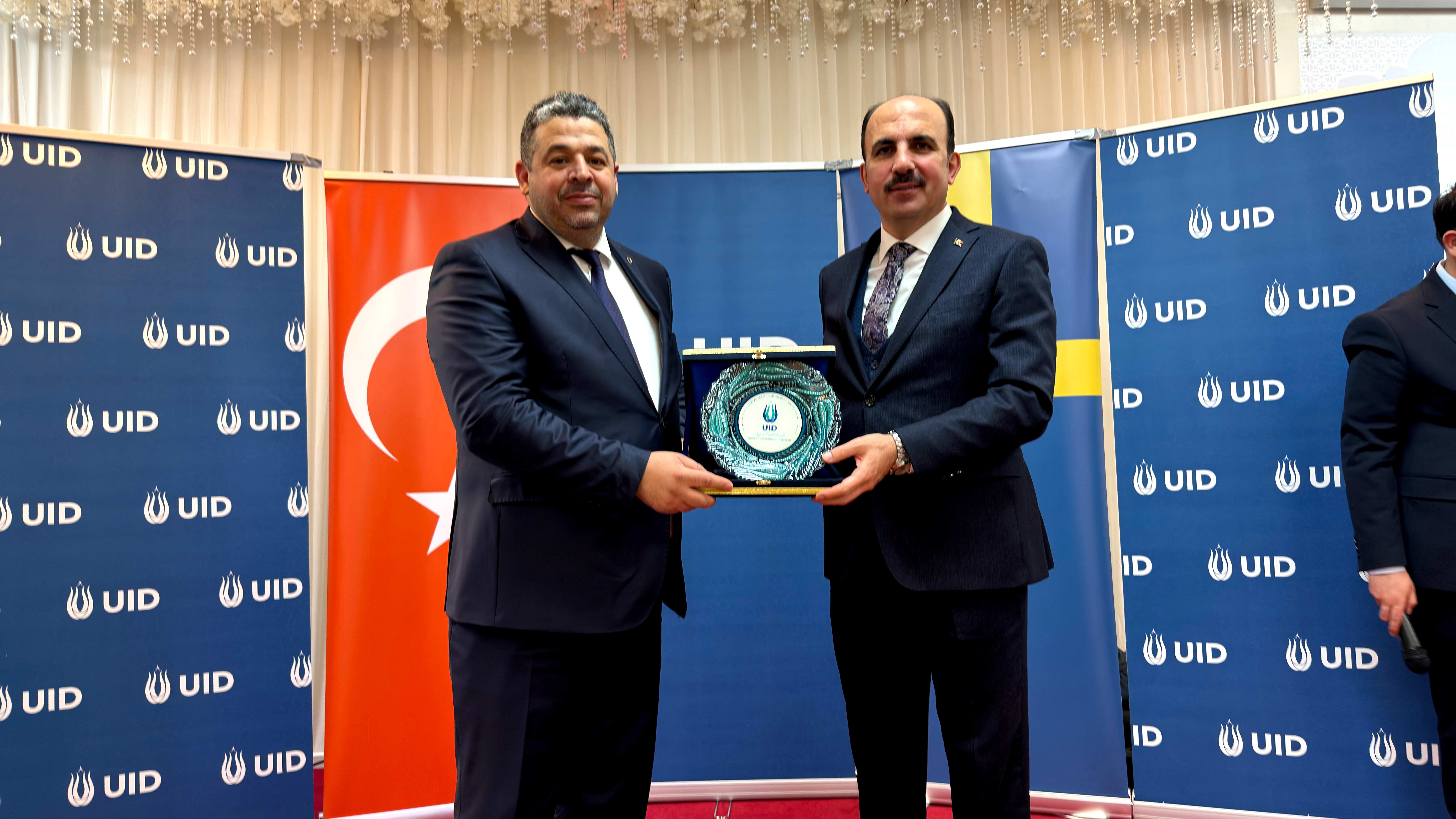 İSVEÇ’TE YAŞAYAN KONYALILARLA BULUŞAN BAŞKAN ALTAY: “GÖNÜL COĞRAFYAMIZIN NERESİNDE BİR HEMŞEHRİMİZ VARSA KONYA'MIZIN VE ÜLKEMİZİN DUASI, MUHABBETİ ORADADIR”