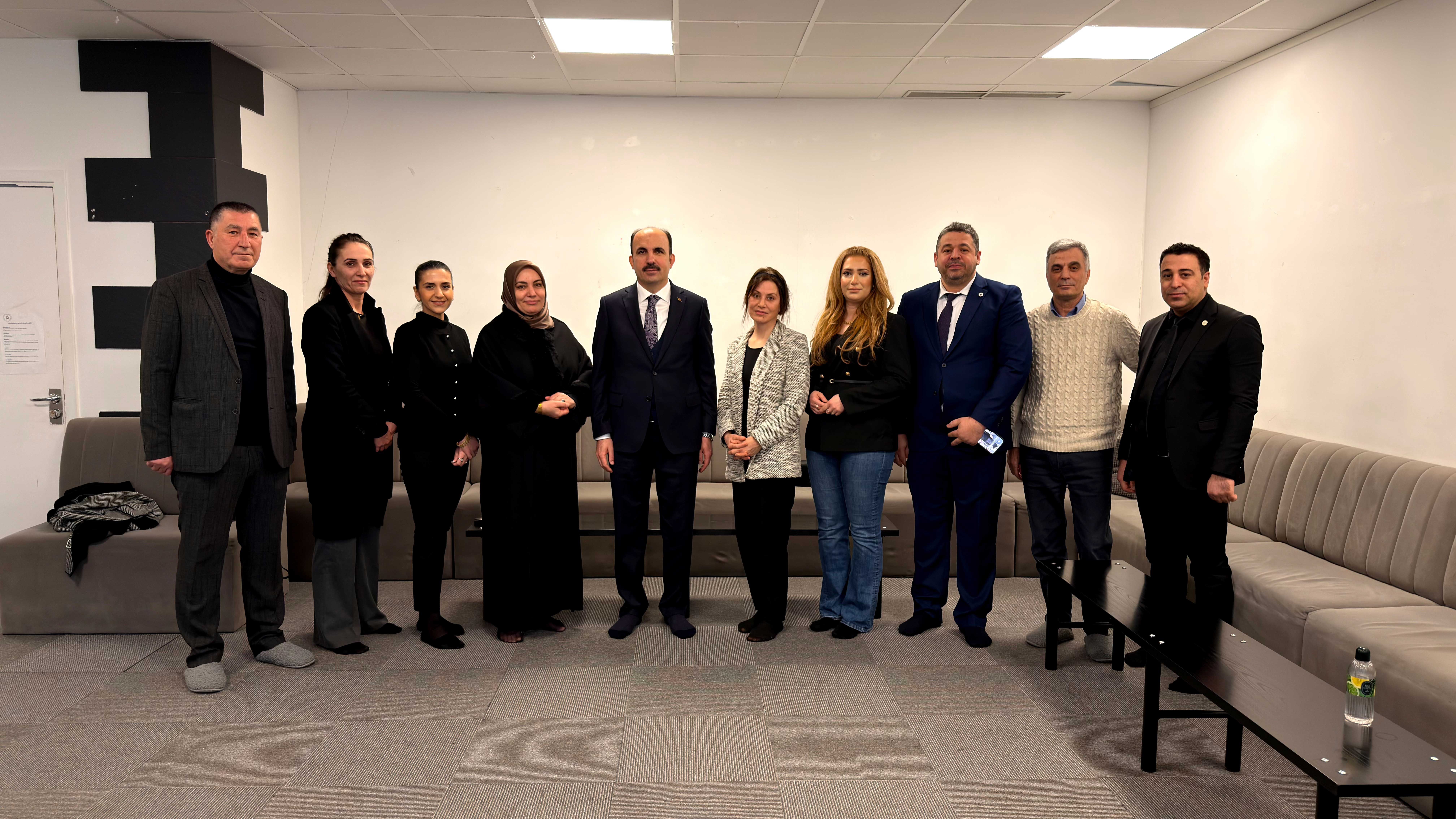 İSVEÇ’TE YAŞAYAN KONYALILARLA BULUŞAN BAŞKAN ALTAY: “GÖNÜL COĞRAFYAMIZIN NERESİNDE BİR HEMŞEHRİMİZ VARSA KONYA'MIZIN VE ÜLKEMİZİN DUASI, MUHABBETİ ORADADIR”