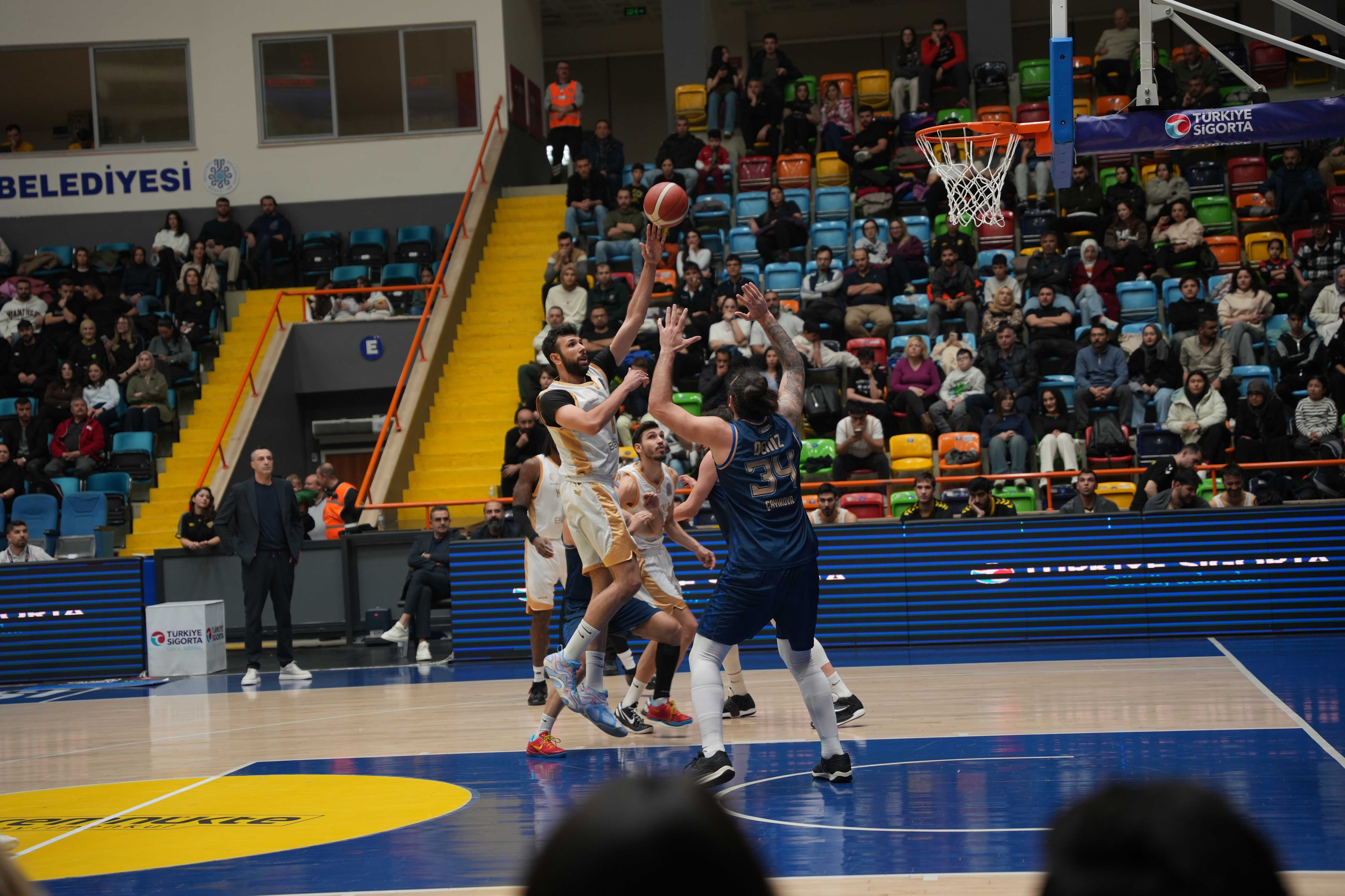 BÜYÜKŞEHİR’DEN EVİNDE KRİTİK GALİBİYET