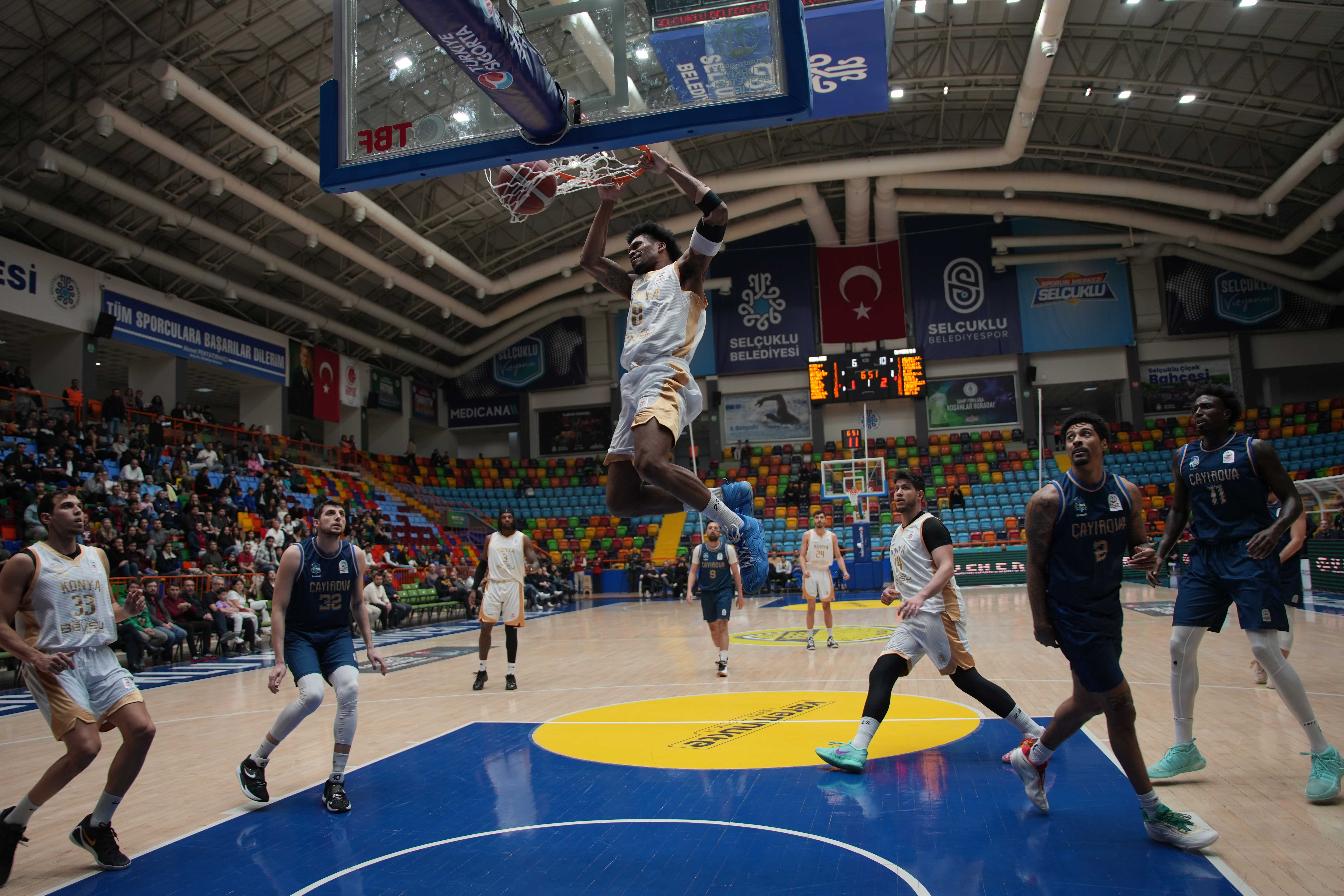 BÜYÜKŞEHİR’DEN EVİNDE KRİTİK GALİBİYET