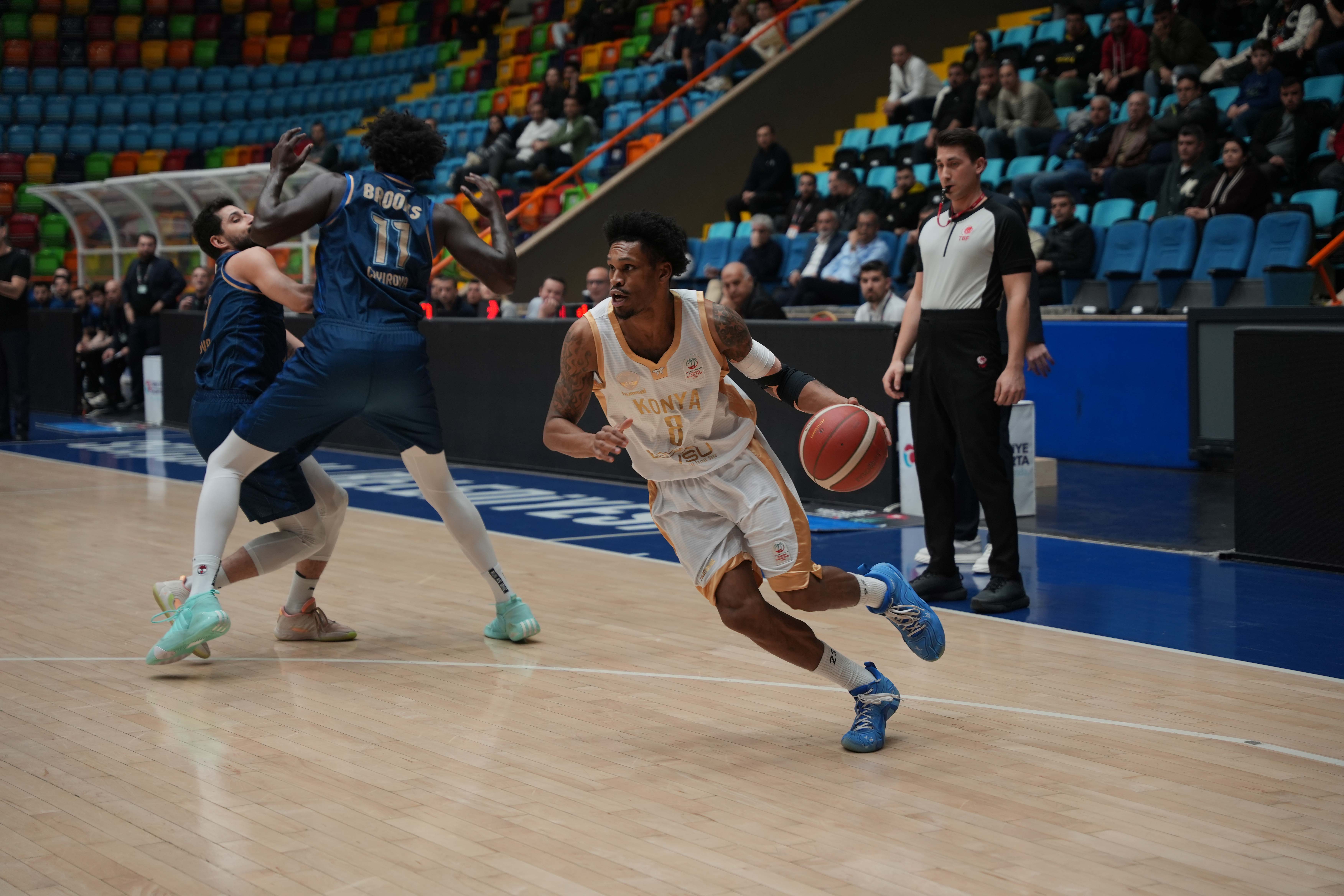 BÜYÜKŞEHİR’DEN EVİNDE KRİTİK GALİBİYET