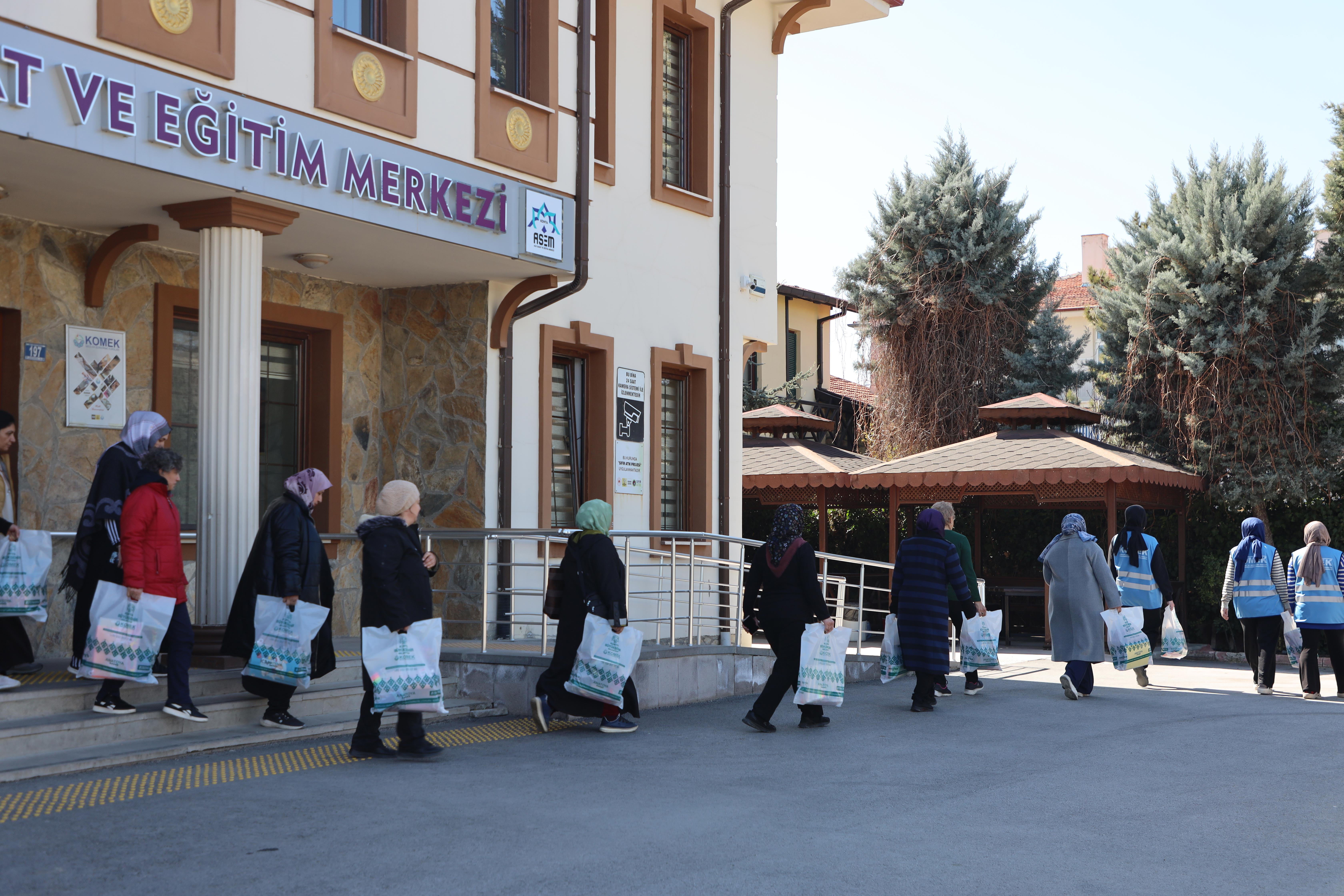 KOMEK KURSİYERLERİ RAMAZAN AYI BOYUNCA GÖNÜLLERE DOKUNDU