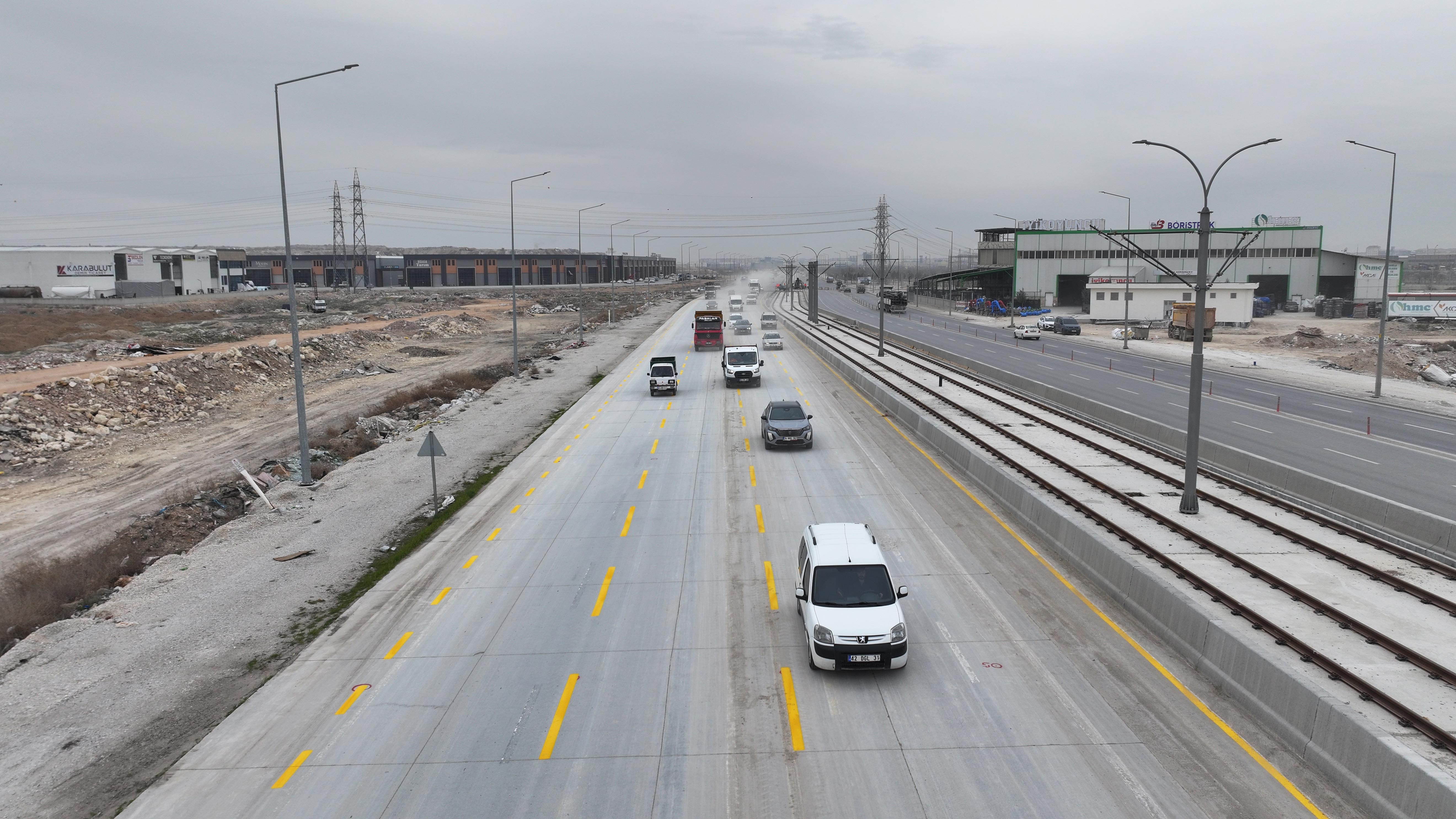 BAŞKAN ALTAY: “STADYUM-ŞEHİR HASTANESİ TRAMVAY HATTI GÜZERGAHINDAKİ KEÇİLİ KÖPRÜSÜ’NÜ ARAÇ TRAFİĞİNE AÇTIK”