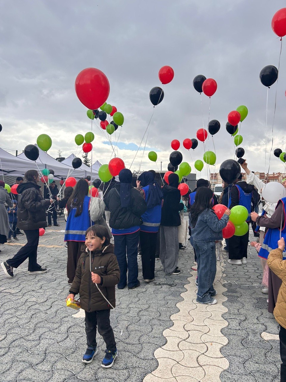 LİMAN GÖNÜLLÜLER PLATFORMU, FİLİSTİNLİ ÇOCUKLARLA BAYRAM SEVİNCİNİ PAYLAŞTI