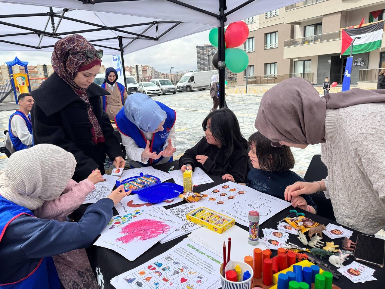 LİMAN GÖNÜLLÜLER PLATFORMU, FİLİSTİNLİ ÇOCUKLARLA BAYRAM SEVİNCİNİ PAYLAŞTI