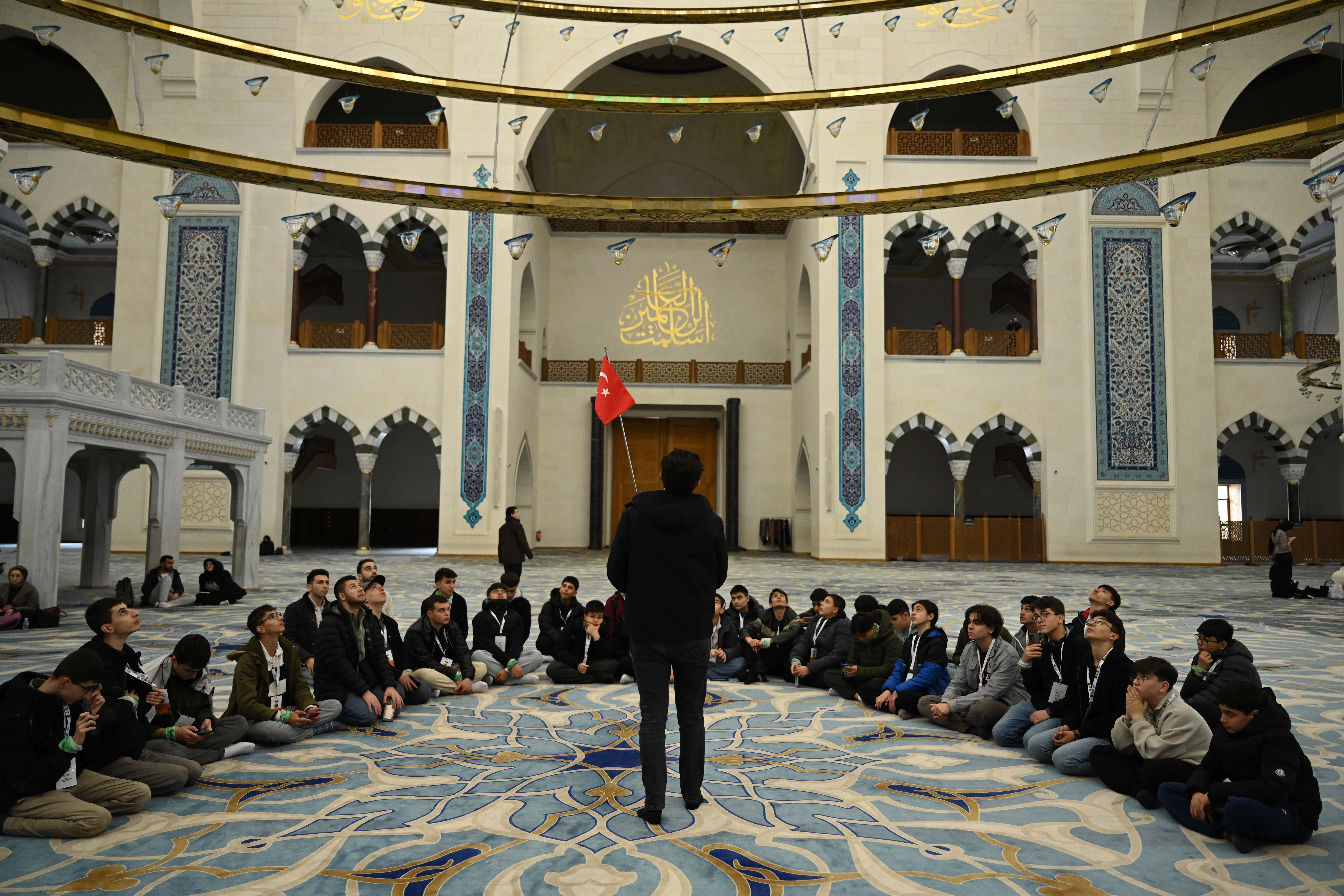 BAŞKAN ALTAY: “GENÇ SEYYAH PROJEMİZLE BU YIL 25.920 ÖĞRENCİMİZİ DAHA İSTANBUL İLE BULUŞTURACAĞIZ”