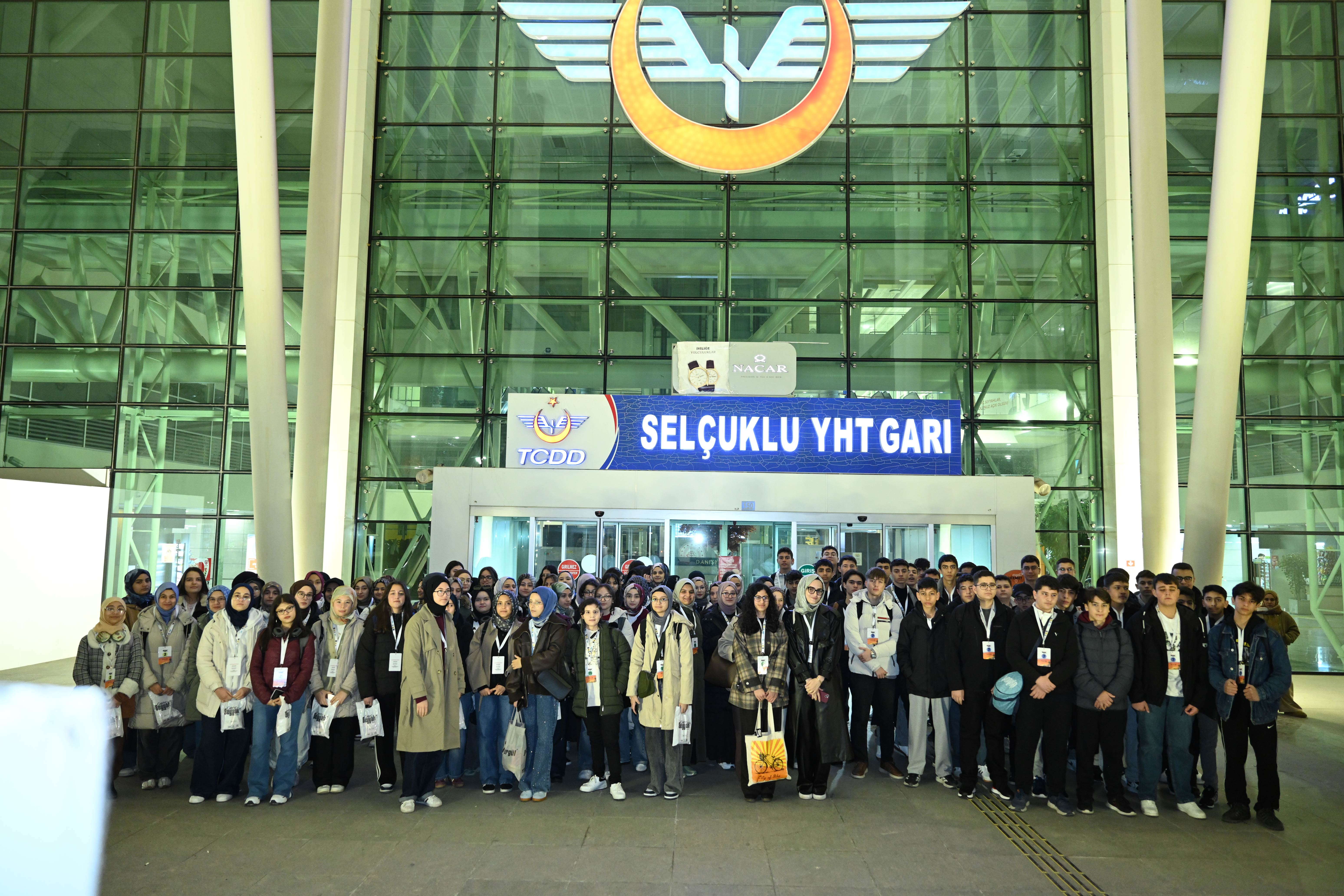 BAŞKAN ALTAY: “GENÇ SEYYAH PROJEMİZLE BU YIL 25.920 ÖĞRENCİMİZİ DAHA İSTANBUL İLE BULUŞTURACAĞIZ”