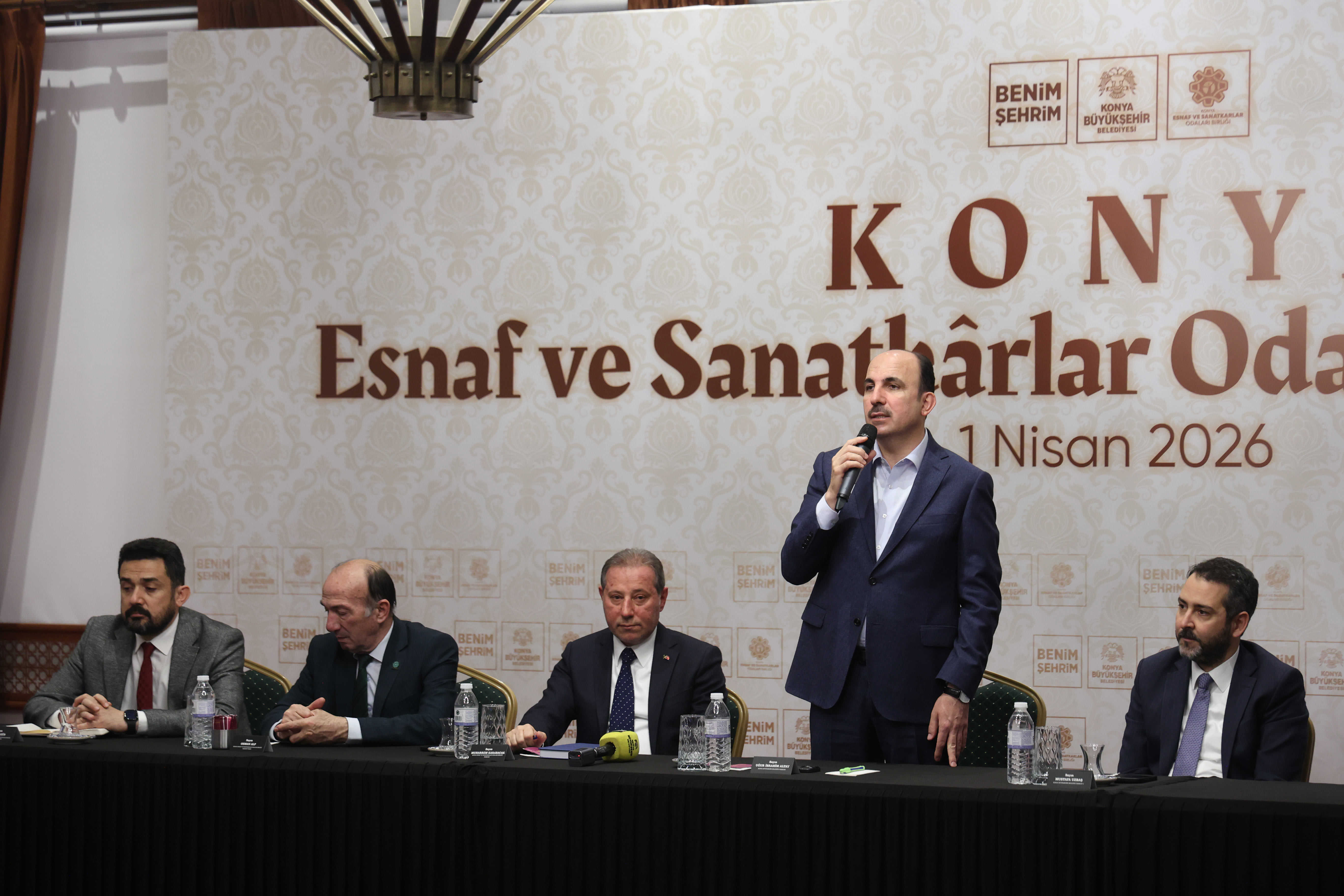 BAŞKAN ALTAY ESNAF ODALARININ BAŞKANLARIYLA İSTİŞARE TOPLANTISINDA BULUŞTU