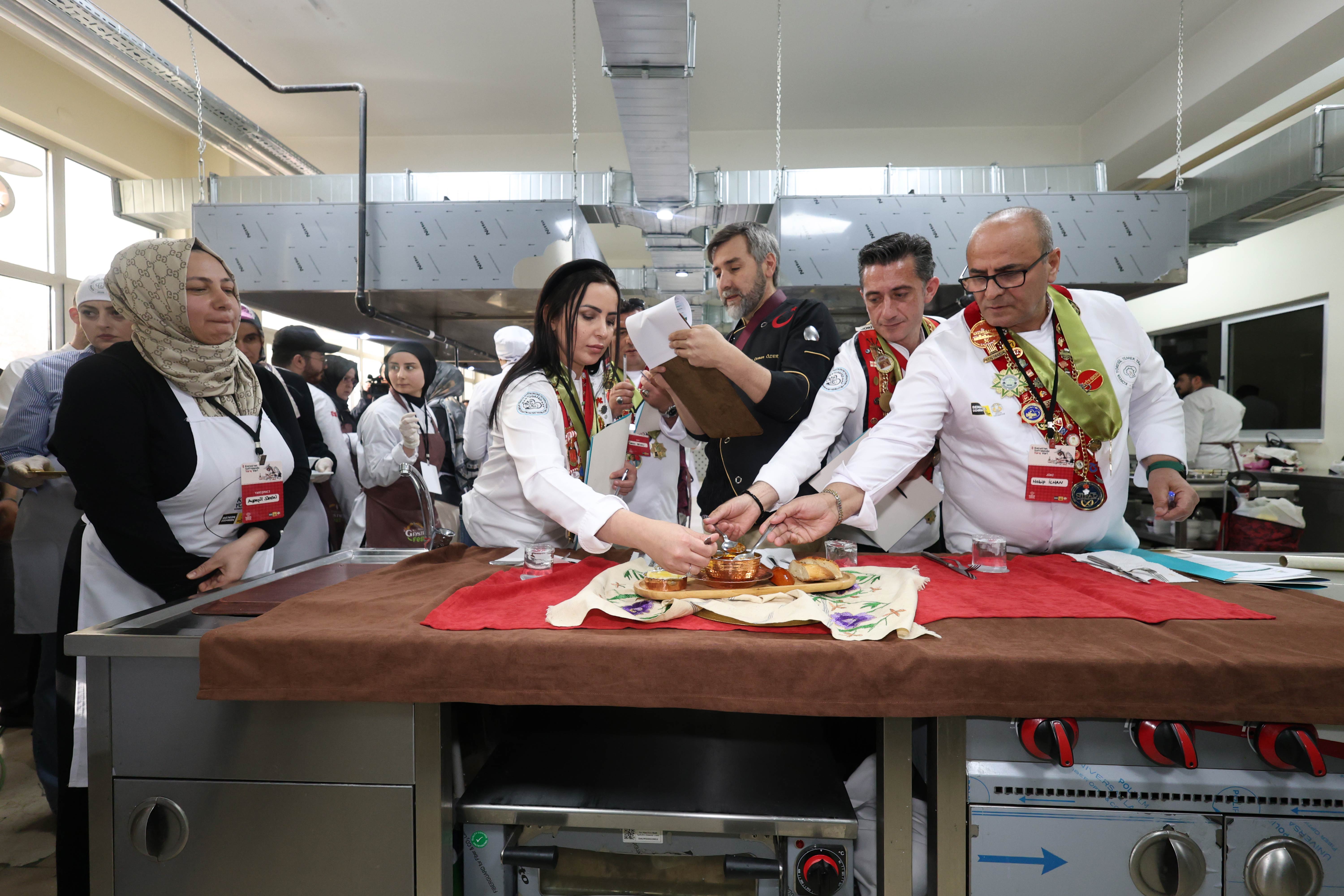 KONYA YÖRESEL YEMEK YARIŞMASI HEYECANI BAŞLADI