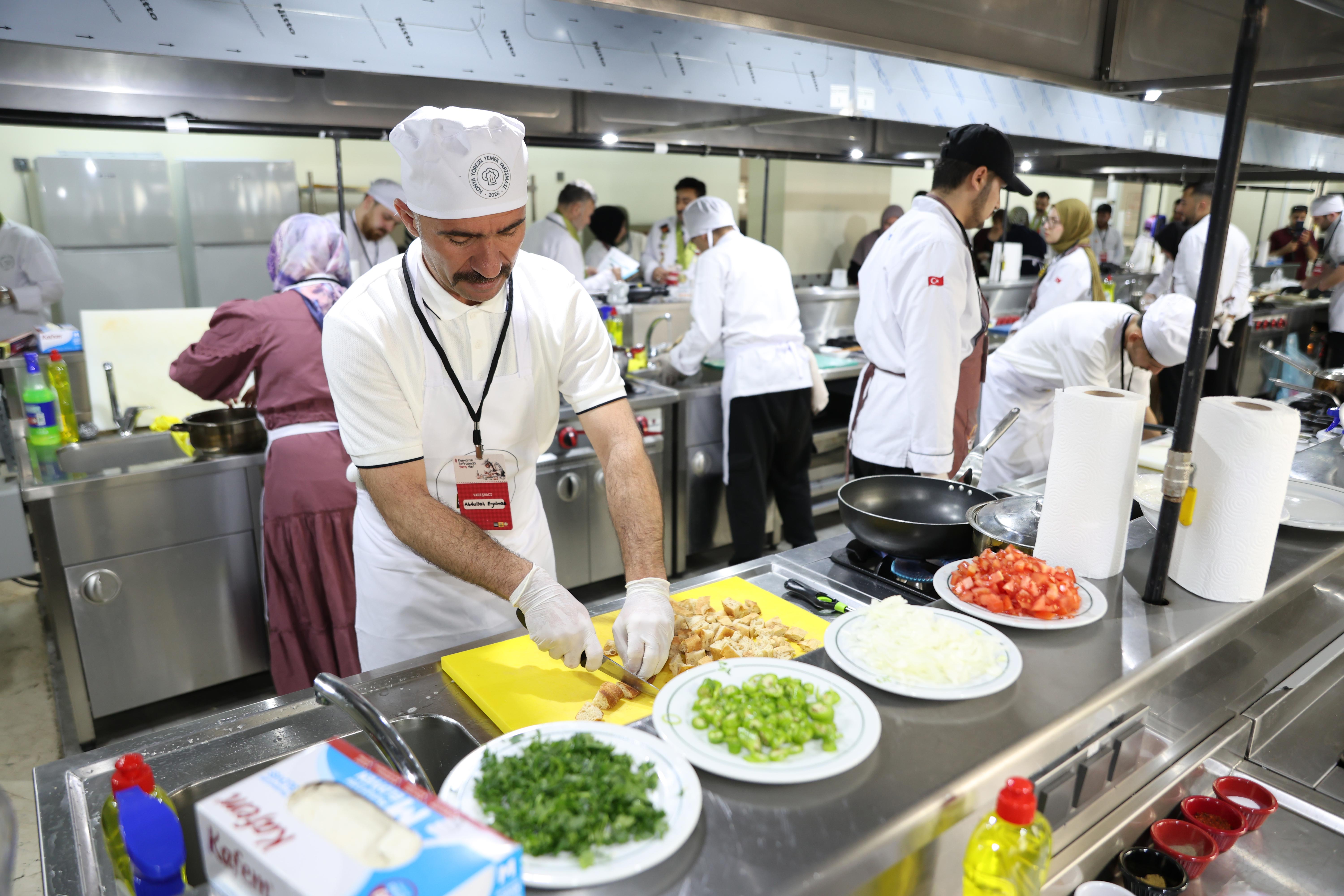 KONYA YÖRESEL YEMEK YARIŞMASI HEYECANI BAŞLADI