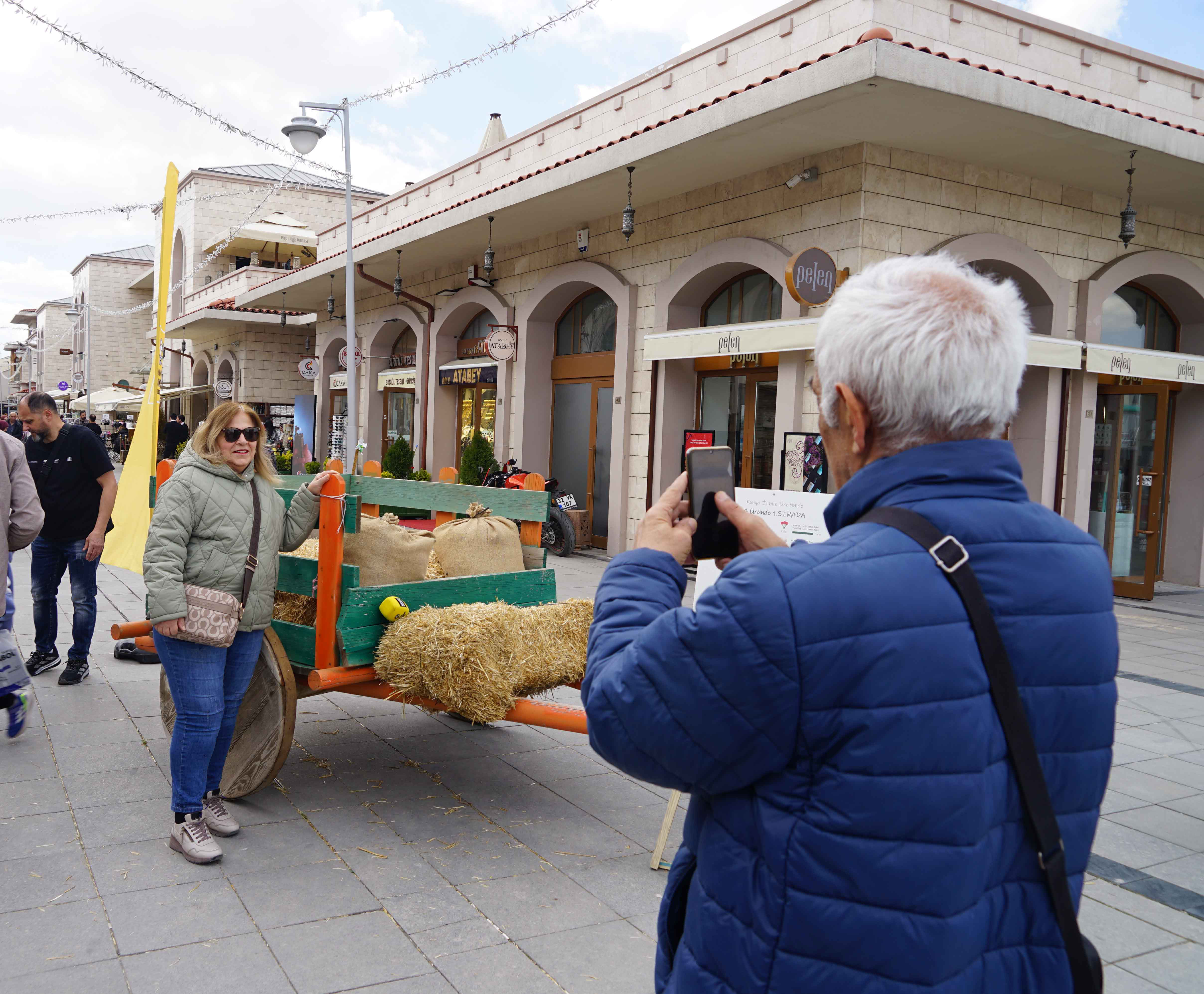 KONYA BÜYÜKŞEHİR’İN TARIM HAFTASINA ÖZEL HAZIRLADIĞI STANTLAR İLGİ GÖRÜYOR