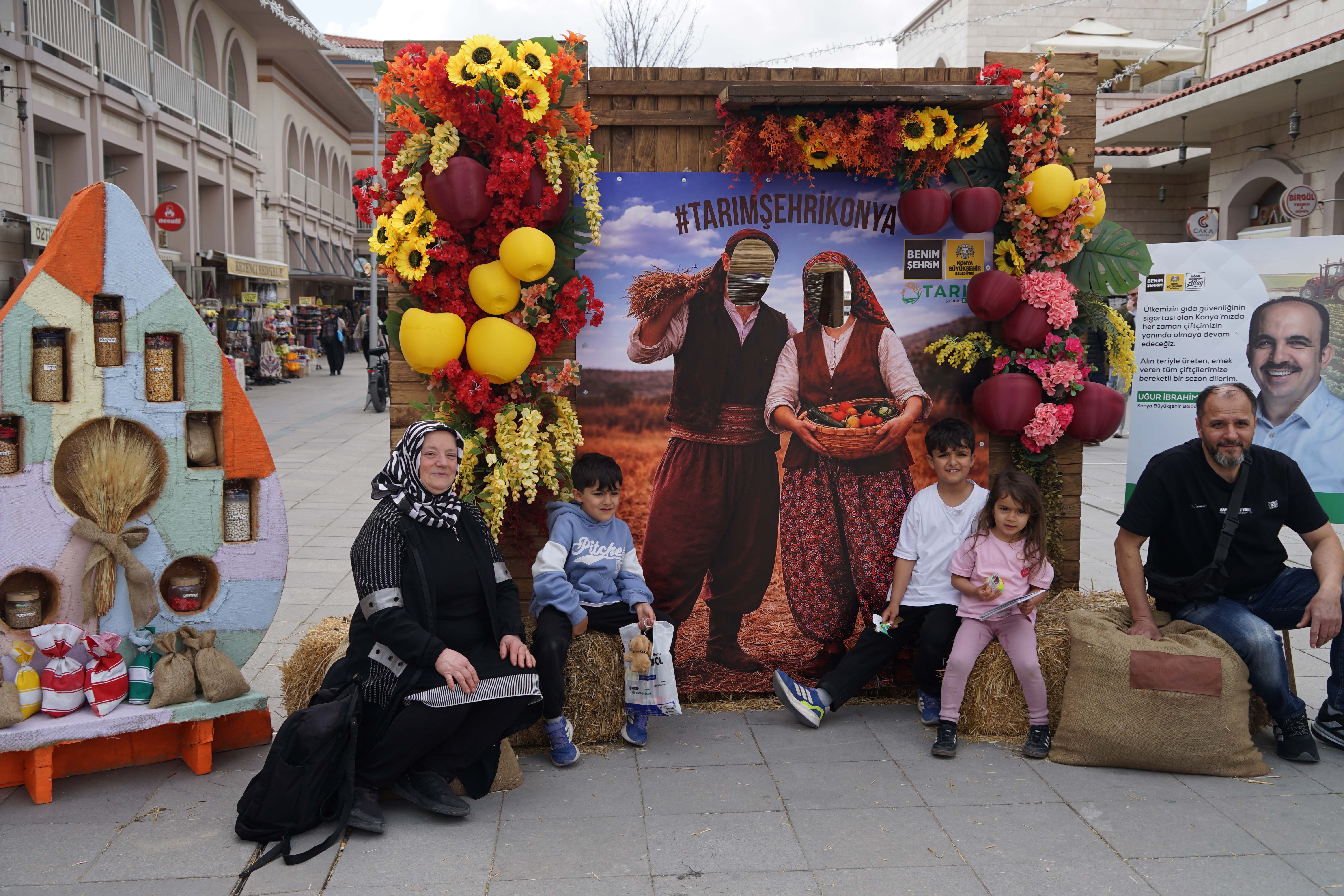 KONYA BÜYÜKŞEHİR’İN TARIM HAFTASINA ÖZEL HAZIRLADIĞI STANTLAR İLGİ GÖRÜYOR