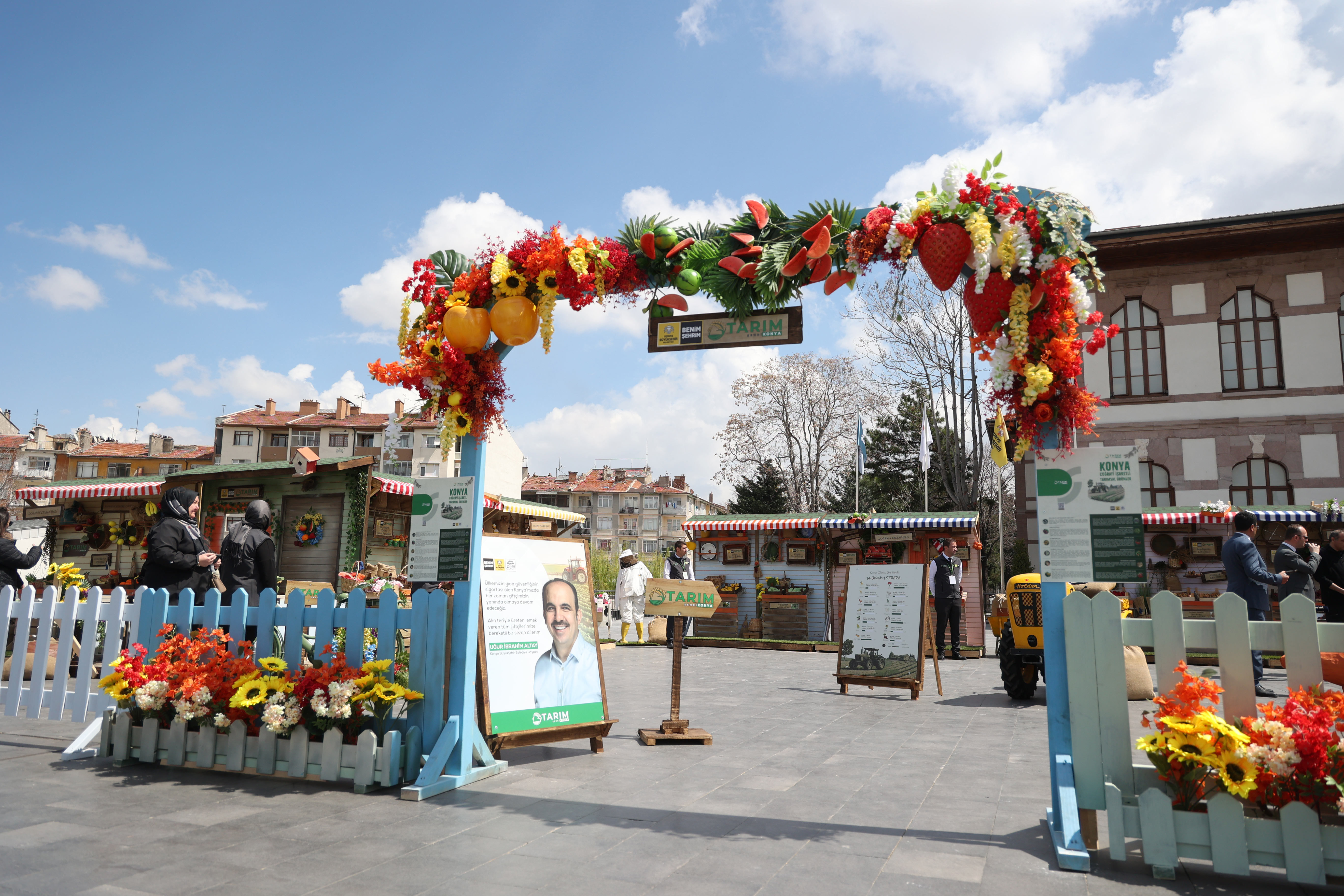 KONYA BÜYÜKŞEHİR’İN TARIM HAFTASINA ÖZEL HAZIRLADIĞI STANTLAR İLGİ GÖRÜYOR