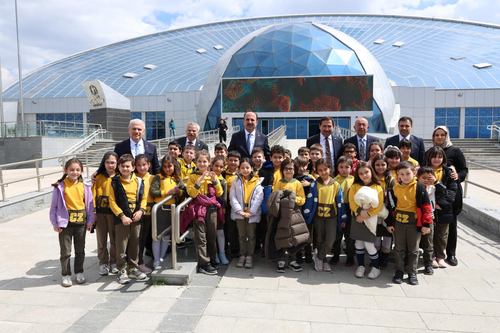 KONYA PROTOKOLÜ BİLİM MERKEZİ’NDE ÖĞRENCİLERLE BULUŞTU