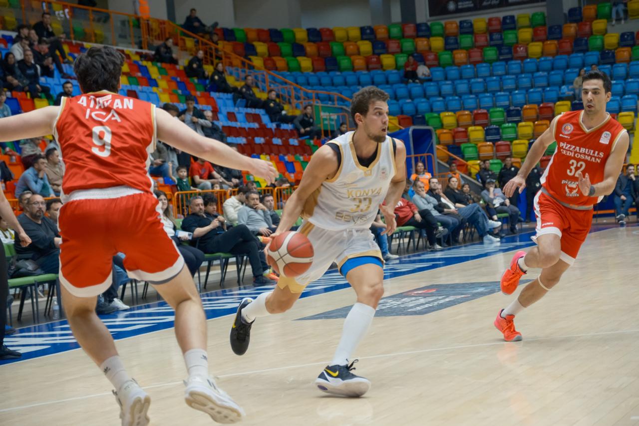 KONYA BÜYÜKŞEHİR BELEDİYESPOR SON SANİYE BASKETİYLE PLAY-OFF’U GARANTİLEDİ