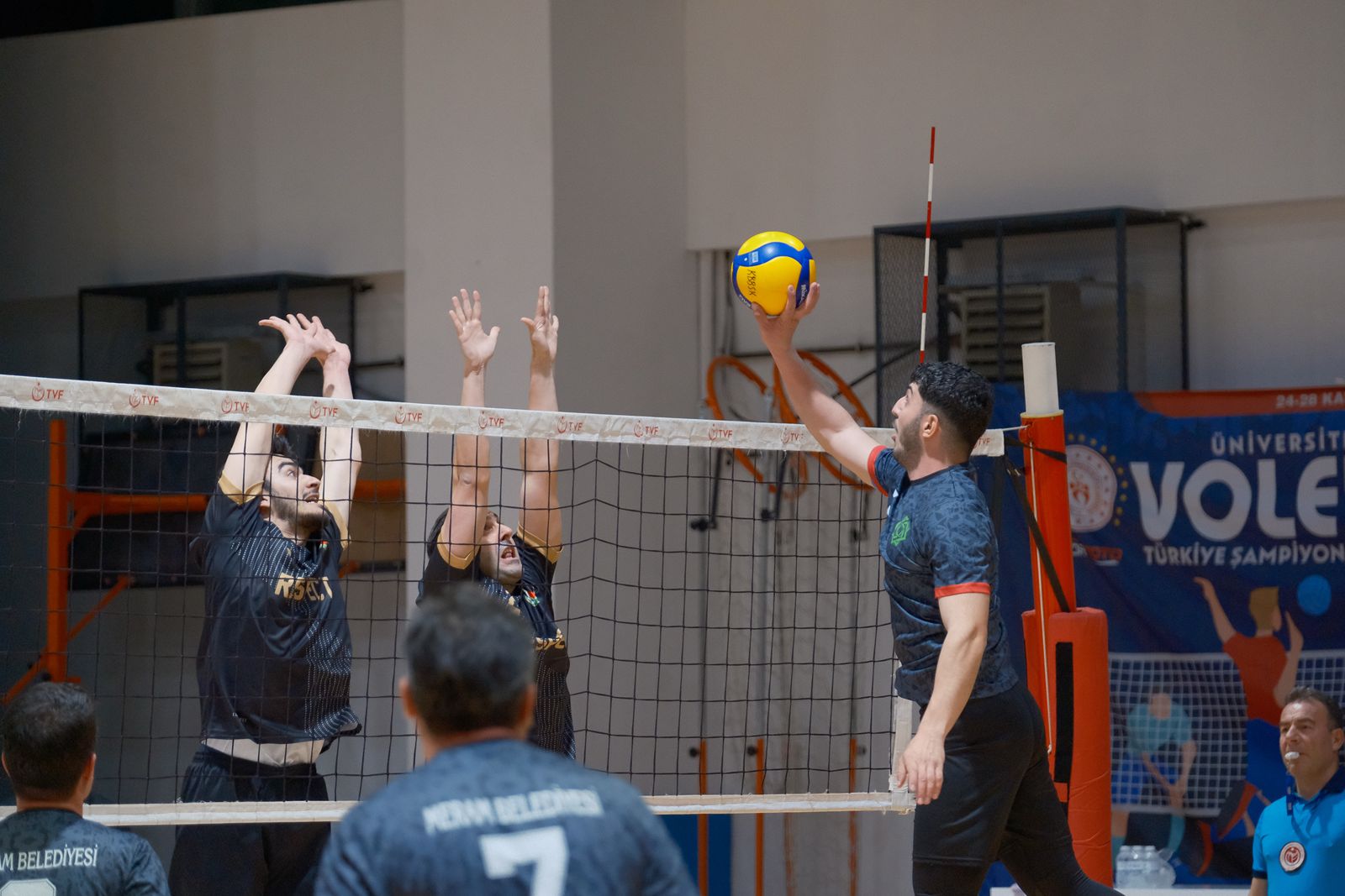 KONYA BÜYÜKŞEHİR KURUMLAR ARASI VOLEYBOL TURNUVASI TAMAMLANDI
