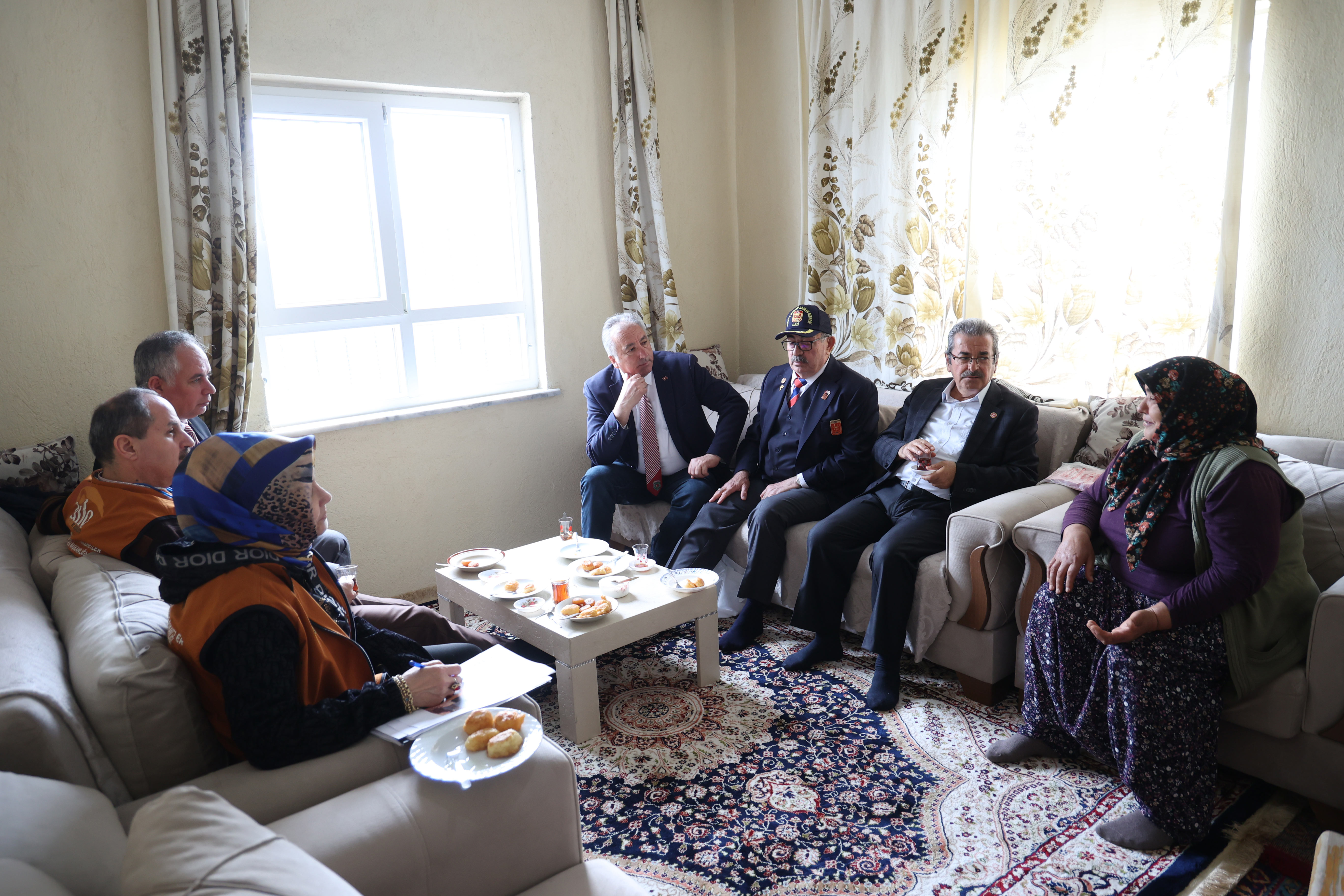 BAŞKAN ALTAY: “ŞEHİTLERİMİZİN EMANETİ OLAN AİLELERİ BAŞIMIZIN TACIDIR”