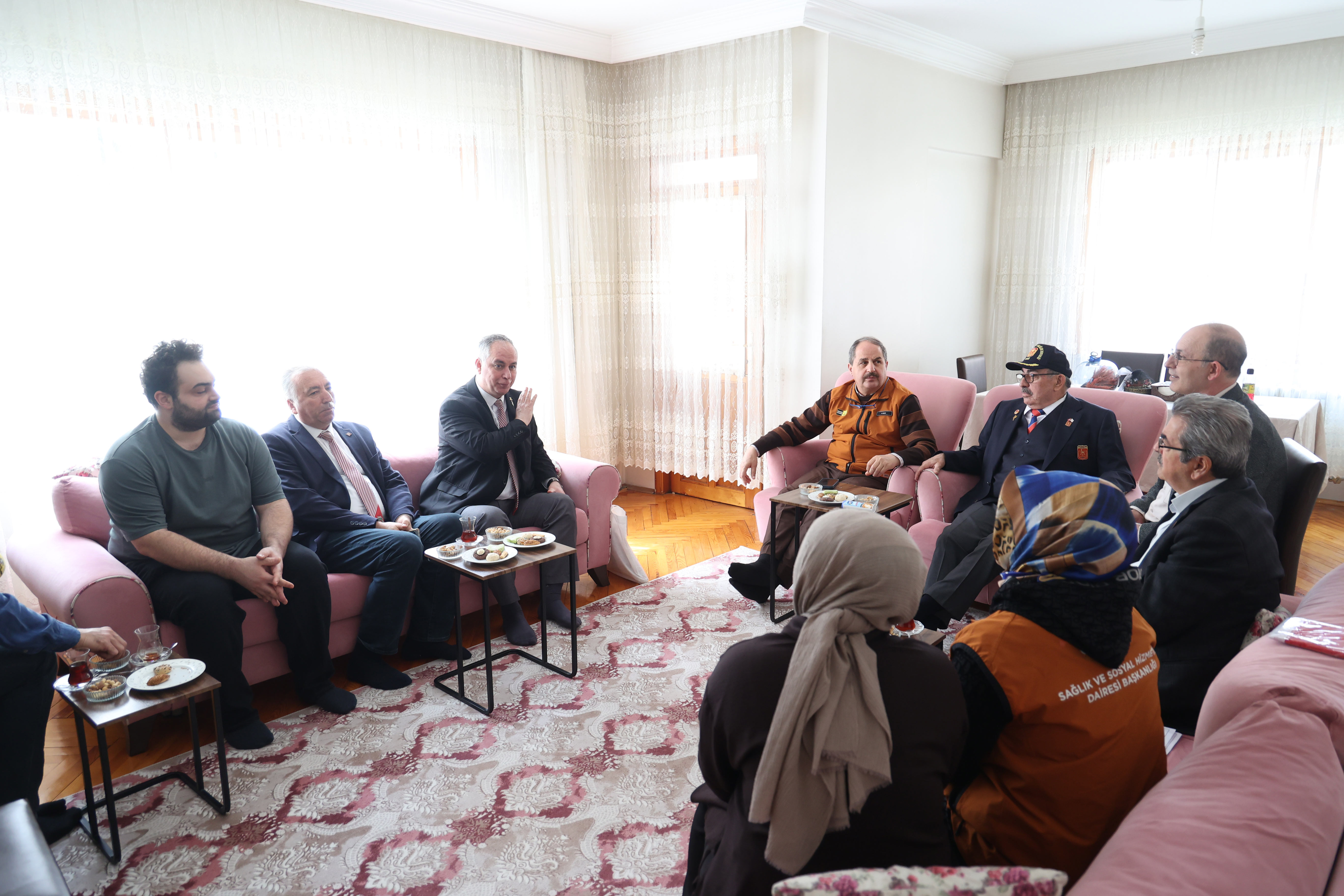 BAŞKAN ALTAY: “ŞEHİTLERİMİZİN EMANETİ OLAN AİLELERİ BAŞIMIZIN TACIDIR”