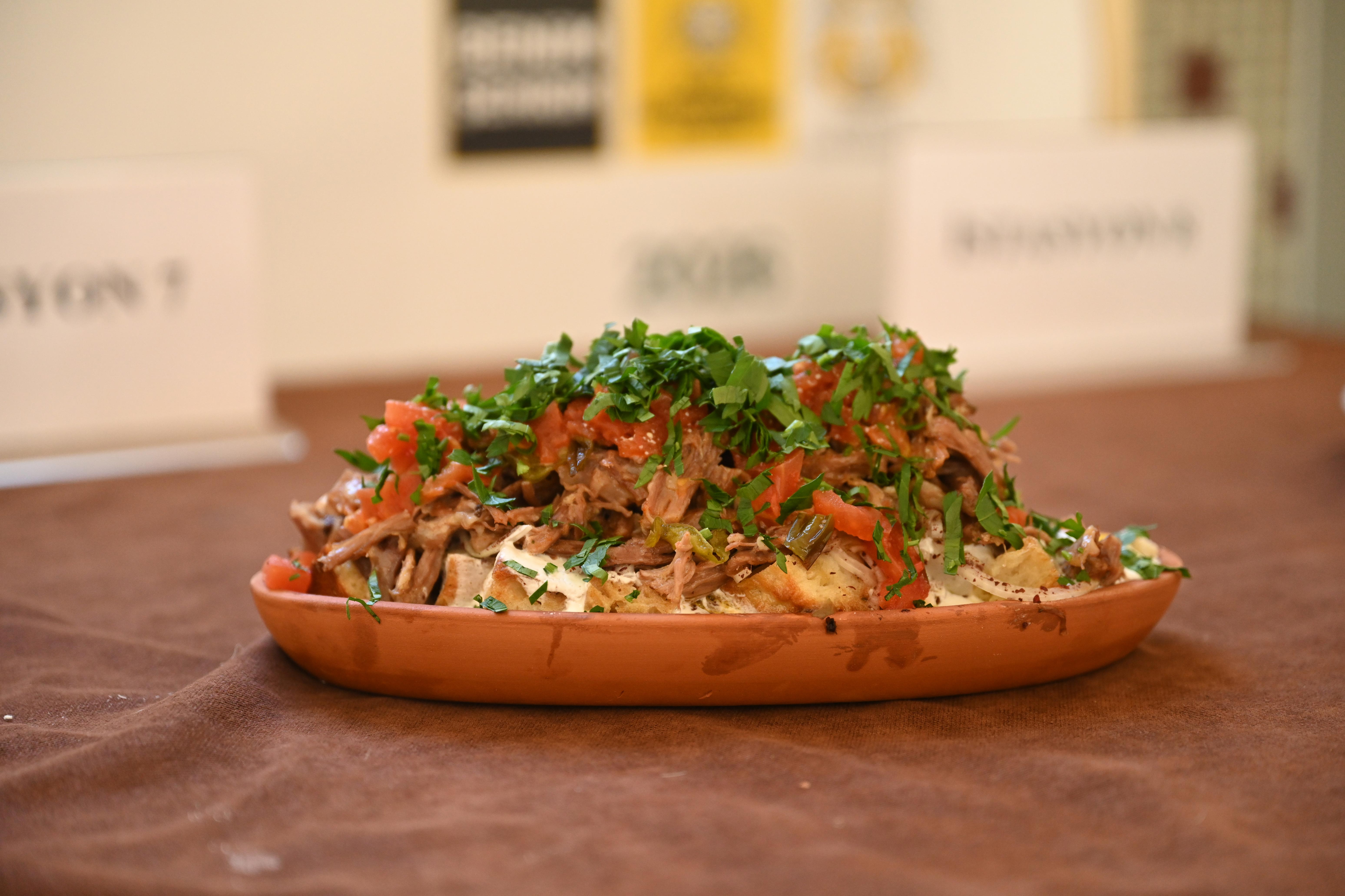 GELENEKSEL TARİFLERİN ÖZGÜN SUNUMLARLA HARMANLANDIĞI “KONYA YÖRESEL YEMEK YARIŞMASI” TAMAMLANDI