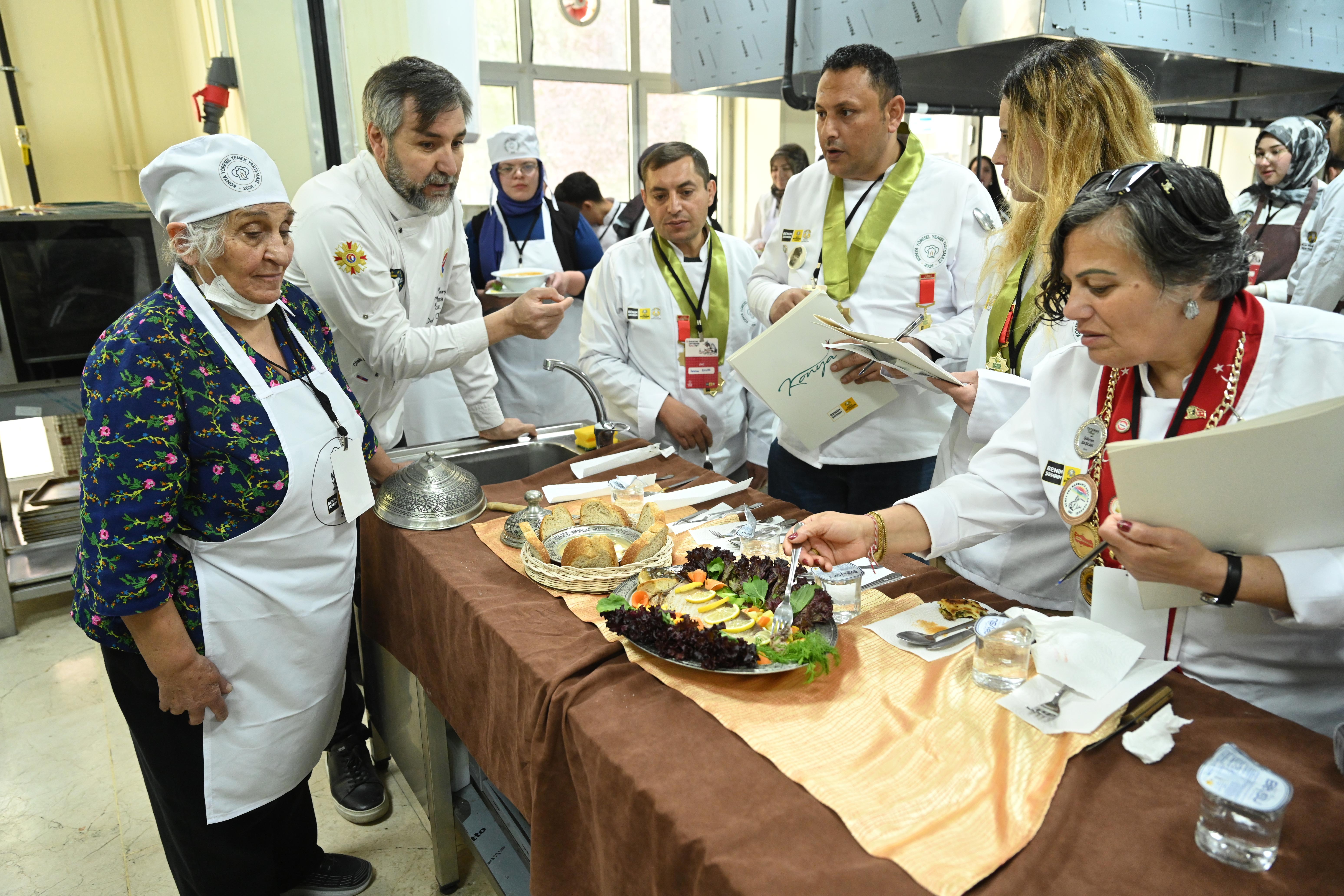 GELENEKSEL TARİFLERİN ÖZGÜN SUNUMLARLA HARMANLANDIĞI “KONYA YÖRESEL YEMEK YARIŞMASI” TAMAMLANDI