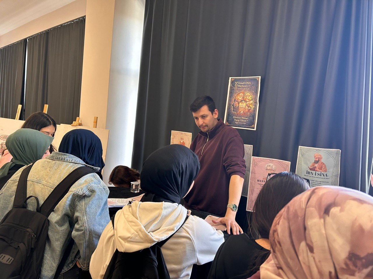 LİSE MEDENİYET AKADEMİLERİ’NDE FELSEFE FESTİVALİ DÜZENLENDİ