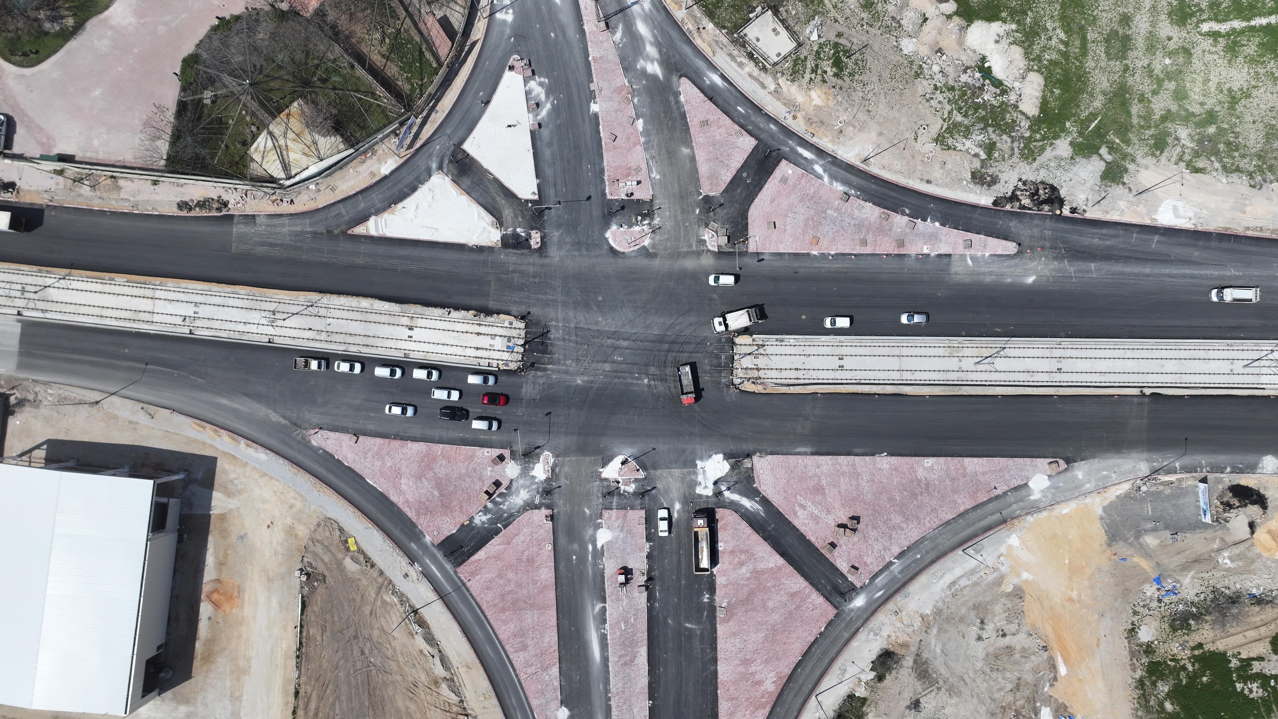 BAŞKAN ALTAY STADYUM-ŞEHİR HASTANESİ TRAMVAY HATTI’NDA YOĞUN MESAİNİN SÜRDÜĞÜNÜ AÇIKLADI