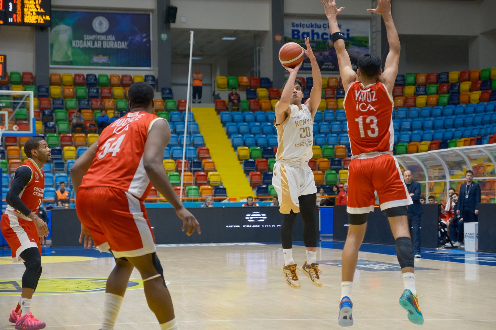 KONYA BÜYÜKŞEHİR, PLAY-OFF ÇEYREK FİNALİNDE FENERBAHÇE KOLEJİ İLE EŞLEŞTİ