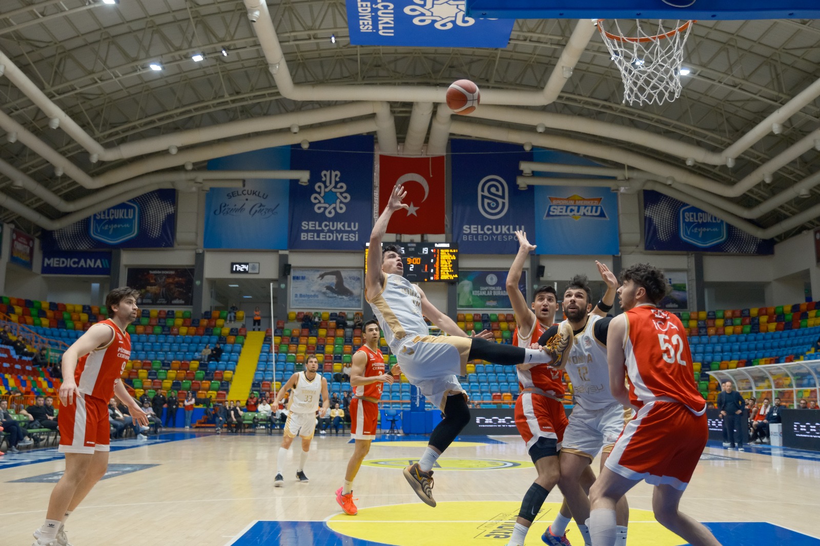 KONYA BÜYÜKŞEHİR, PLAY-OFF ÇEYREK FİNALİNDE FENERBAHÇE KOLEJİ İLE EŞLEŞTİ