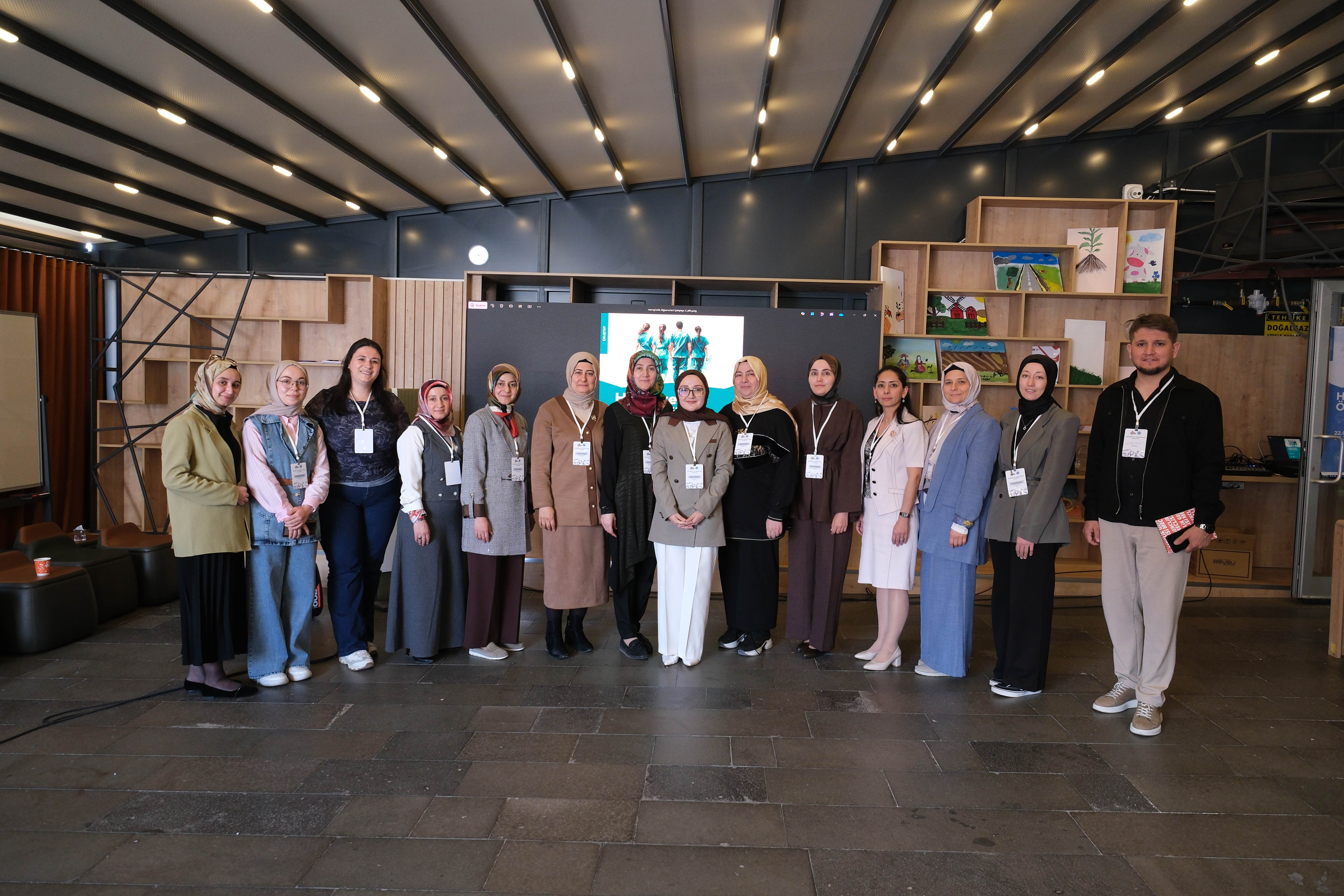 BÜYÜKŞEHİR GENÇLİK MECLİSİ VE NEÜ TARAFINDAN “HEMŞİRELİK ÖĞRENCİLERİ ÇALIŞTAYI” DÜZENLENDİ