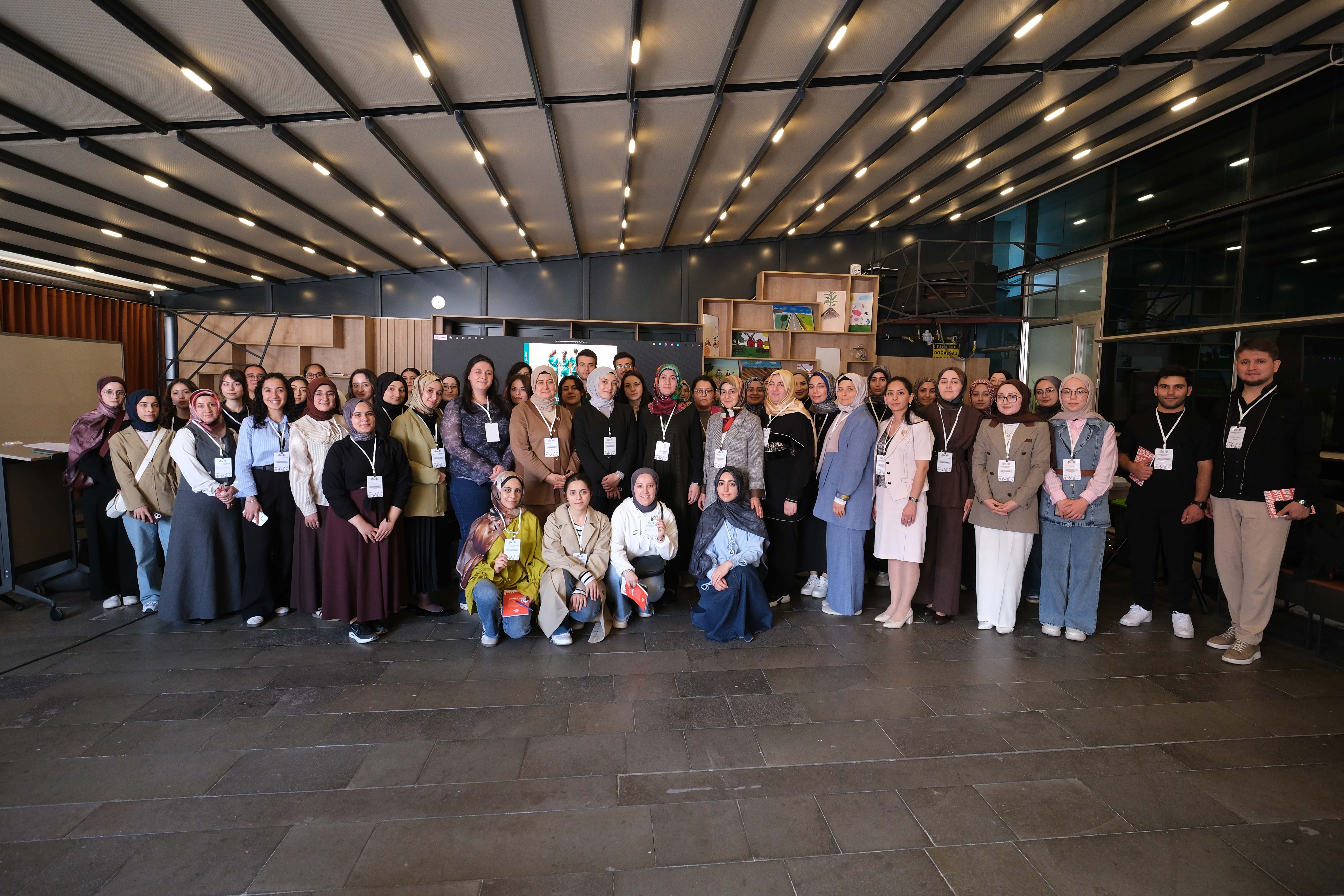 BÜYÜKŞEHİR GENÇLİK MECLİSİ VE NEÜ TARAFINDAN “HEMŞİRELİK ÖĞRENCİLERİ ÇALIŞTAYI” DÜZENLENDİ