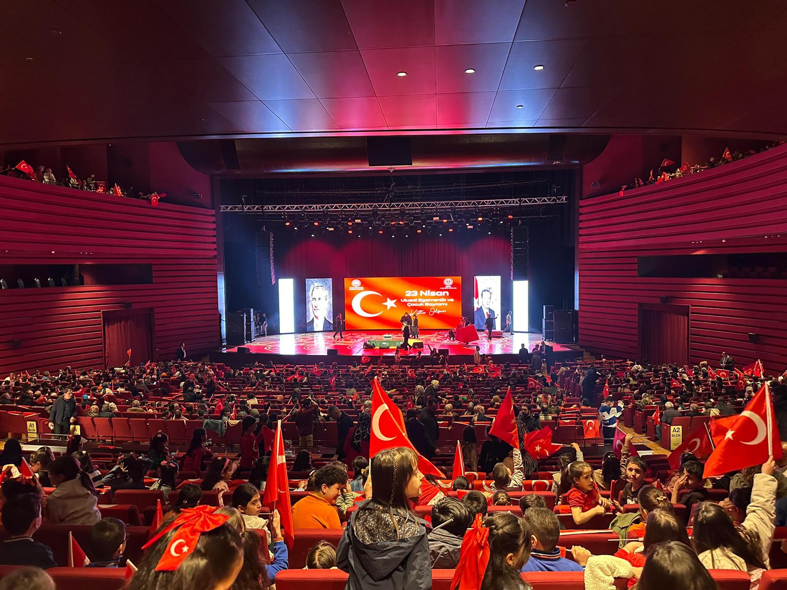 SİA “2. KONYA ÇOCUK KİTAP GÜNLERİ”NDE MİNİK OKURLARLA BULUŞTU