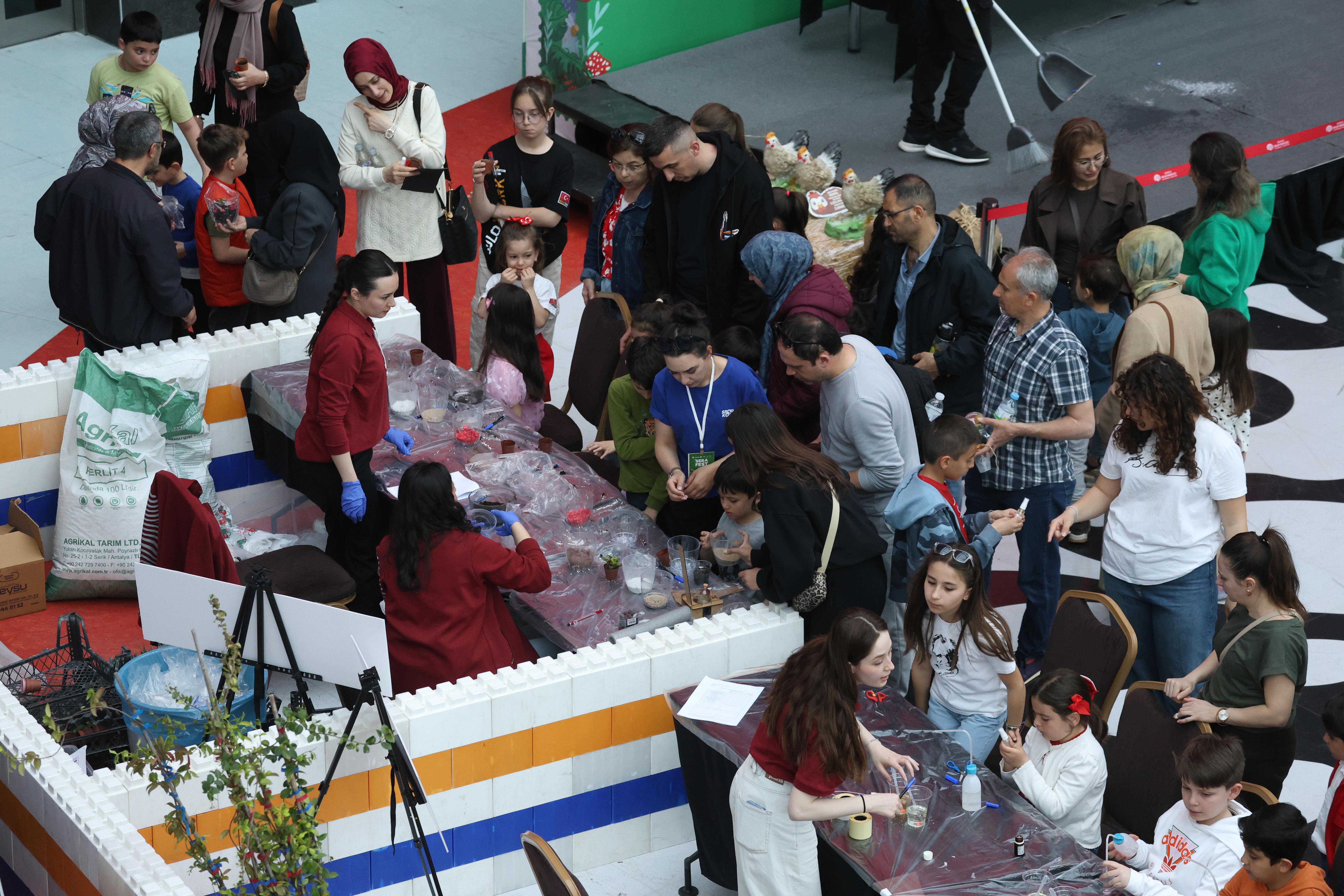 KONYA BİLİM MERKEZİ “SERAFEST” İLE ÇOCUKLARI BİLİM VE DOĞAYLA BULUŞTURUYOR