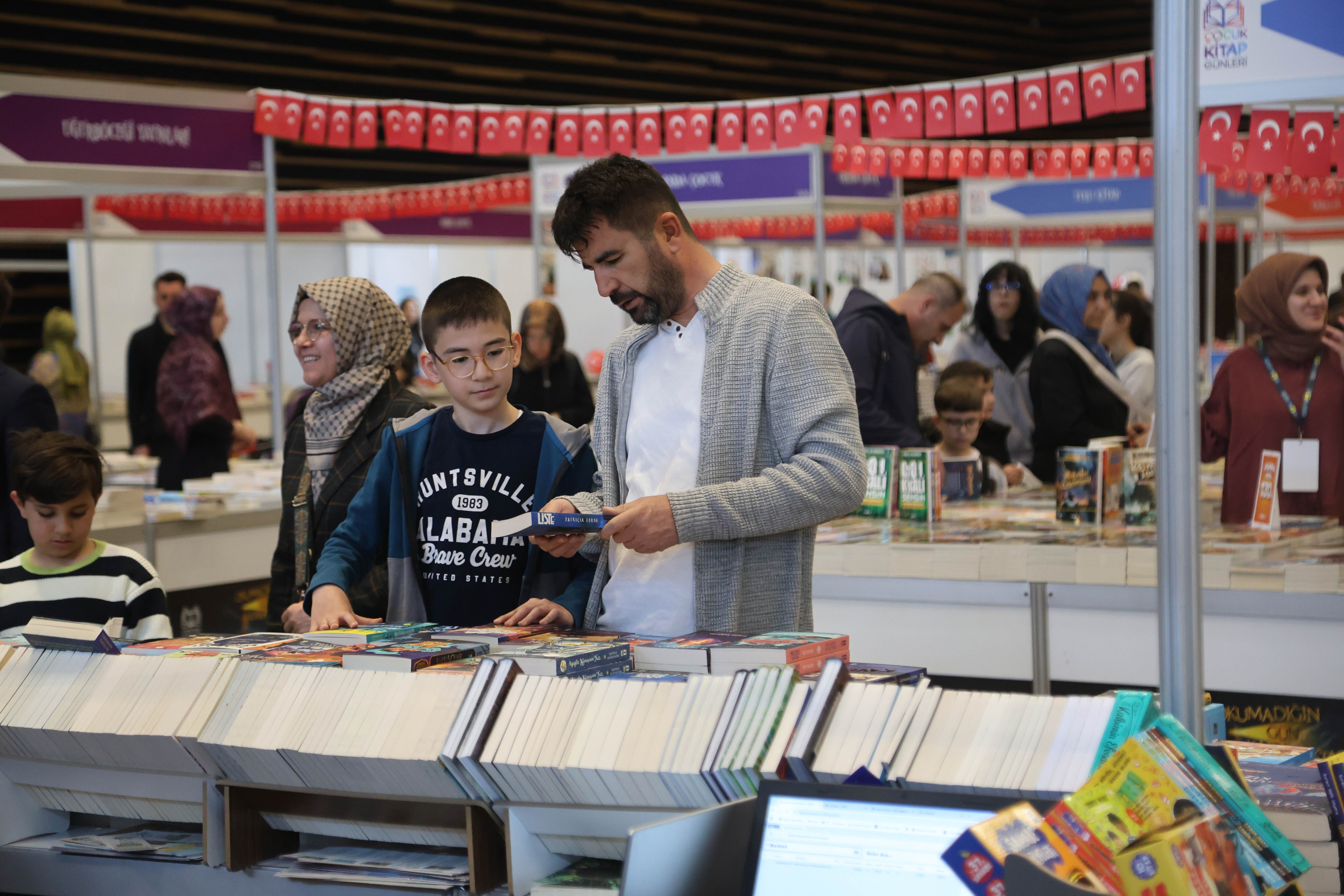 KONYA’DA “2. ÇOCUK KİTAP GÜNLERİ” COŞKUSU SÜRÜYOR