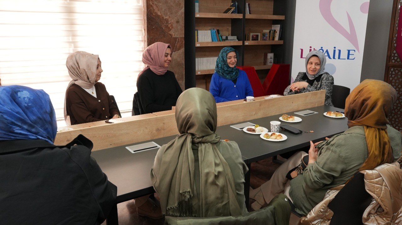 LİMA’DA “KELİMELERİN IŞIĞINDA: KİTAP VE KAVRAM TAHLİLİ” ETKİNLİĞİ